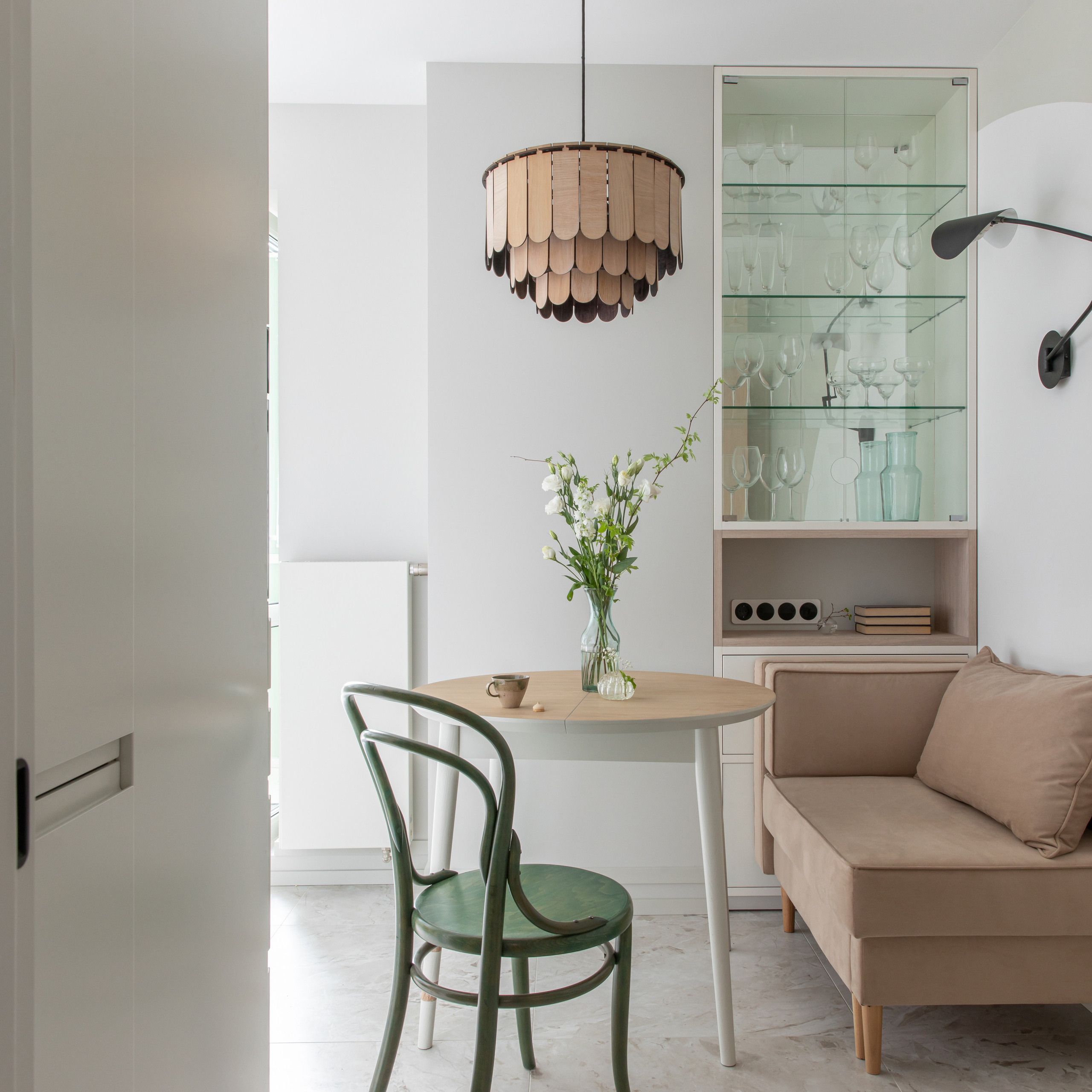 Окна в парк. Квартира 47 м². Мастерская интерьеров Светланы Куксовой. Дизайн и реализация