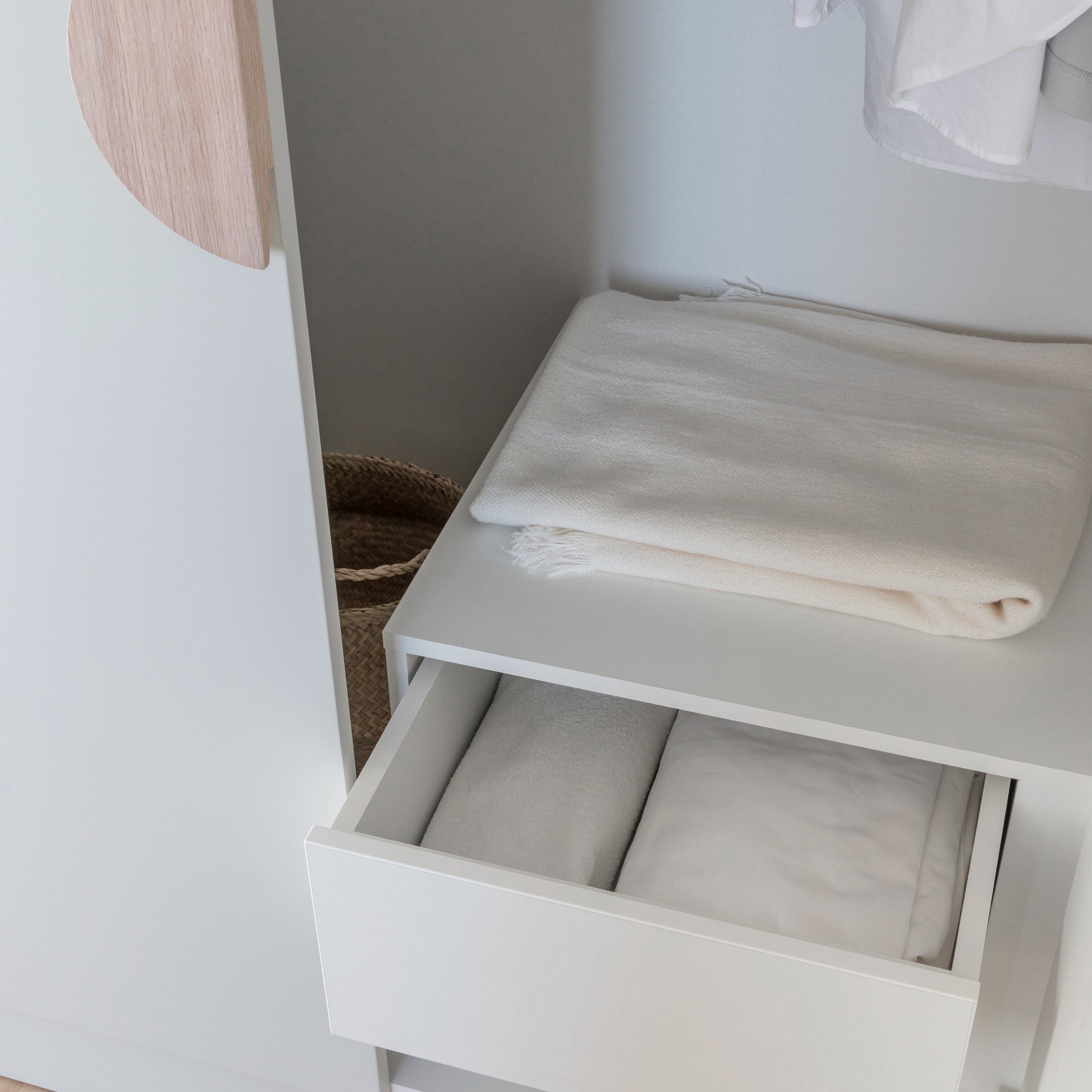 Окна в парк. Квартира 47 м². Мастерская интерьеров Светланы Куксовой. Дизайн и реализация