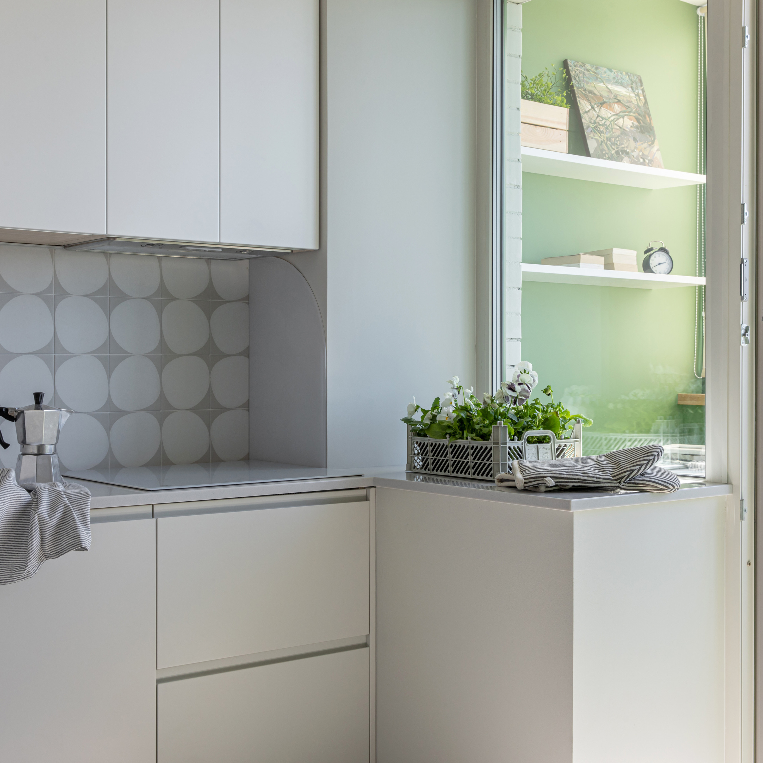 Окна в парк. Квартира 47 м². Мастерская интерьеров Светланы Куксовой. Дизайн и реализация