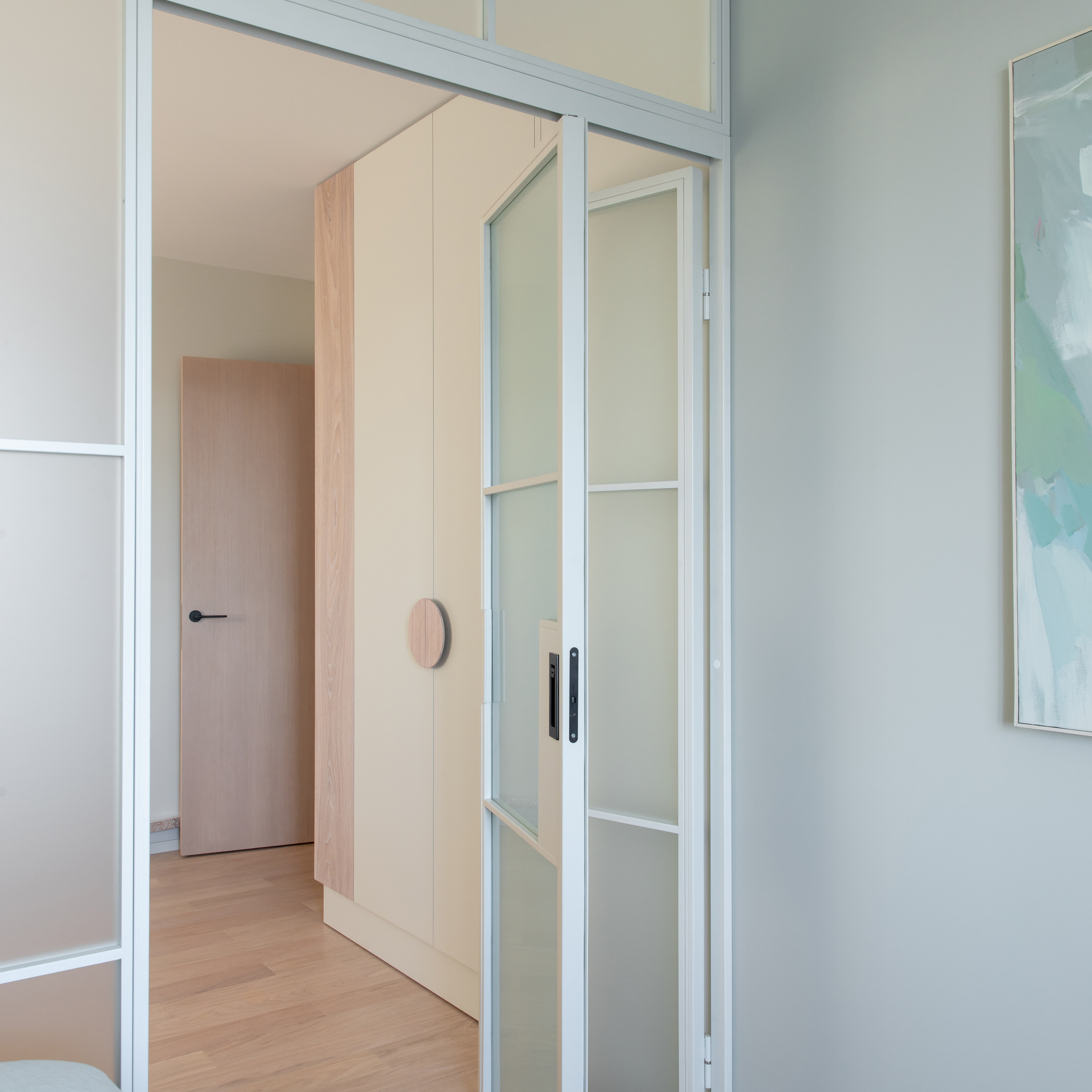 Окна в парк. Квартира 47 м². Мастерская интерьеров Светланы Куксовой. Дизайн и реализация