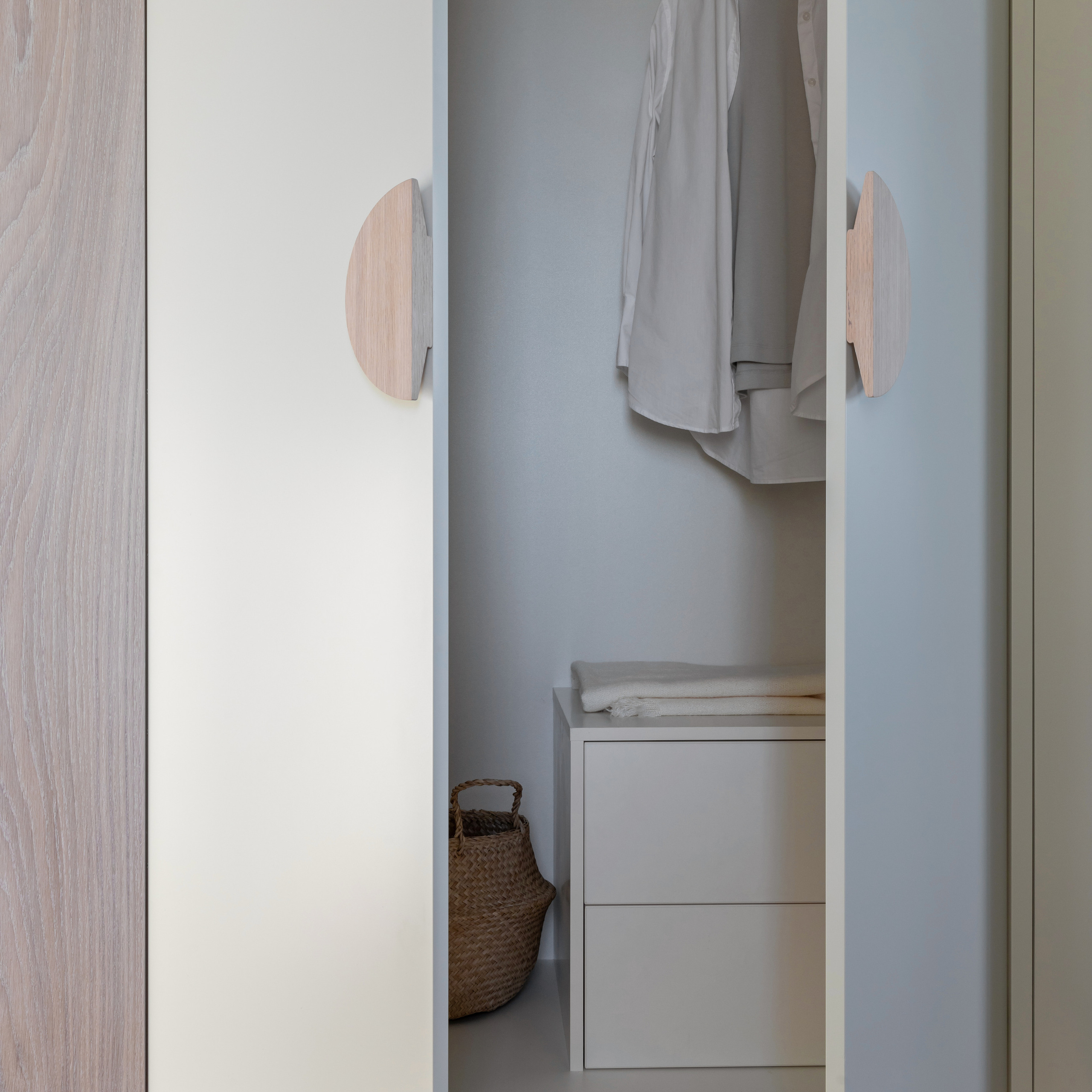 Окна в парк. Квартира 47 м². Мастерская интерьеров Светланы Куксовой. Дизайн и реализация