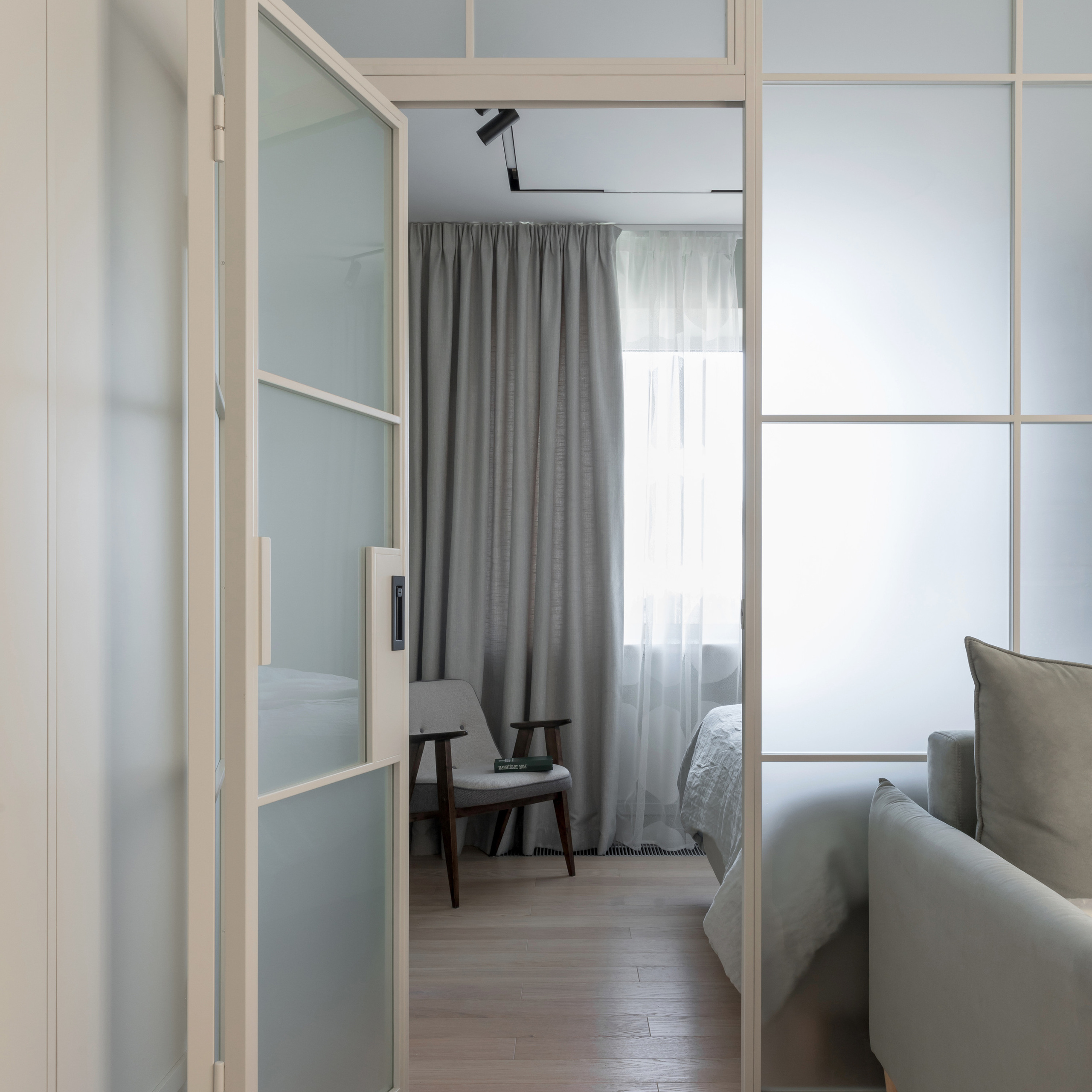 Окна в парк. Квартира 47 м². Мастерская интерьеров Светланы Куксовой. Дизайн и реализация