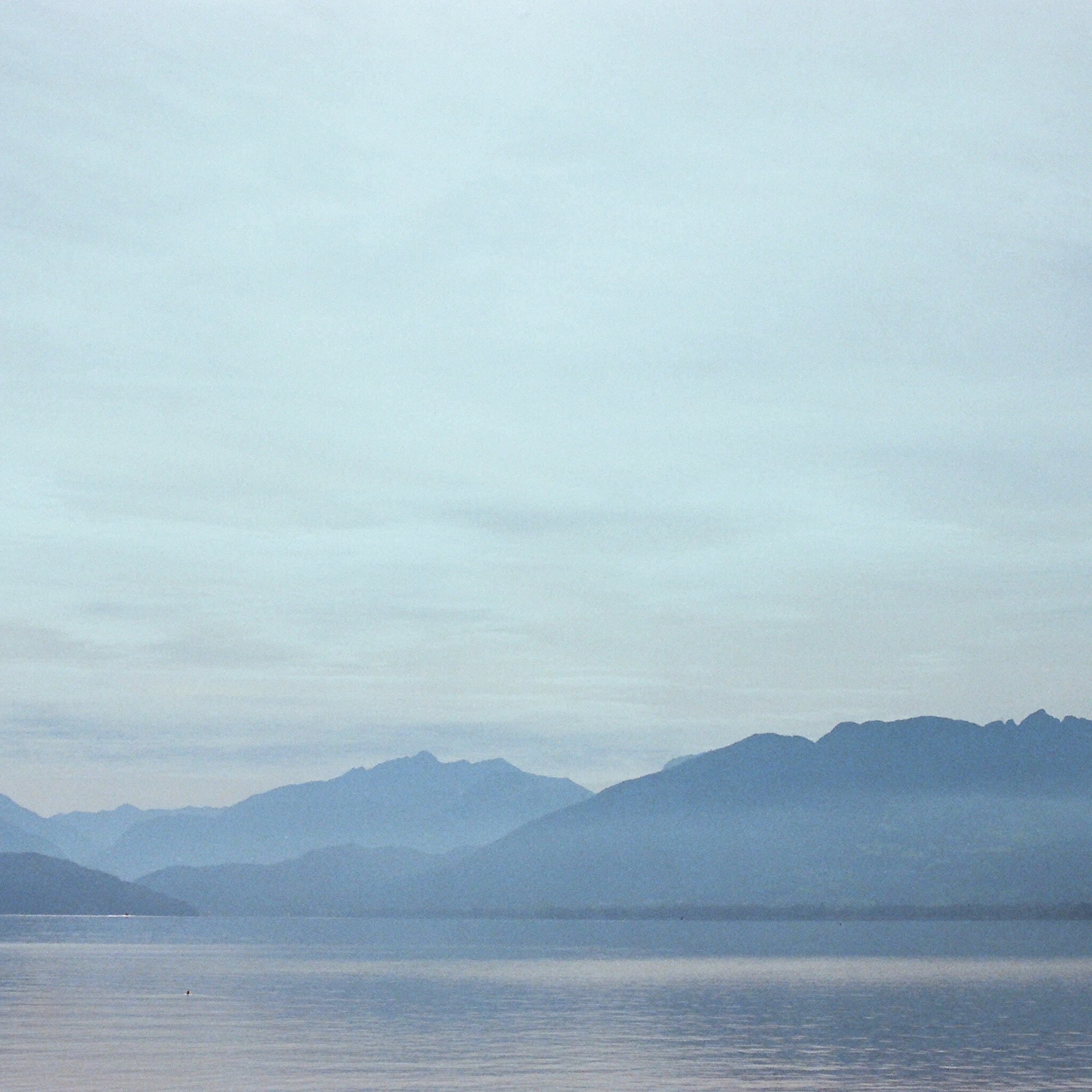 Film. Anastasia Shapoval violoniste et photographe. Annecy — Geneve