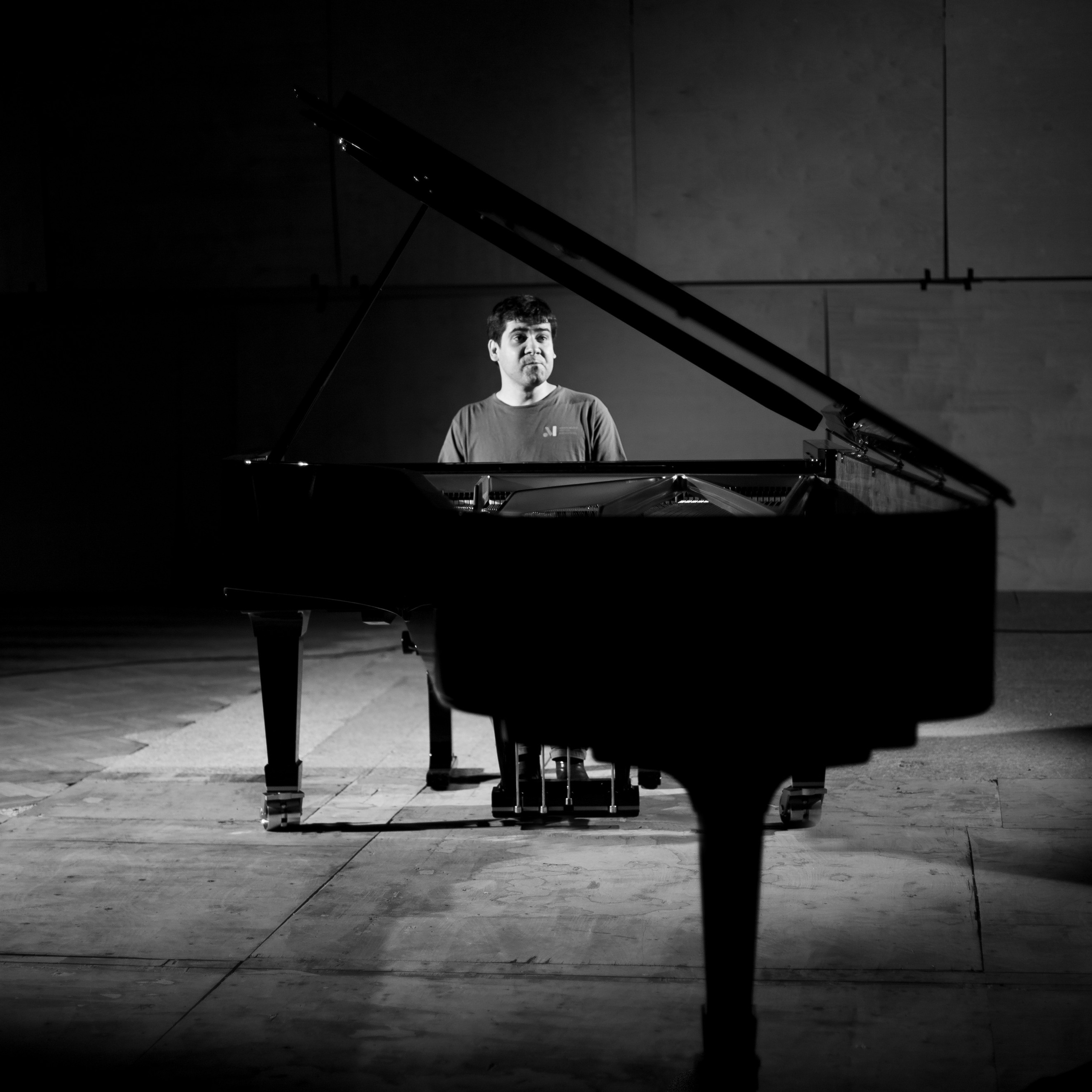 Portraits. Anastasia Shapoval violoniste et photographe. Annecy — Geneve