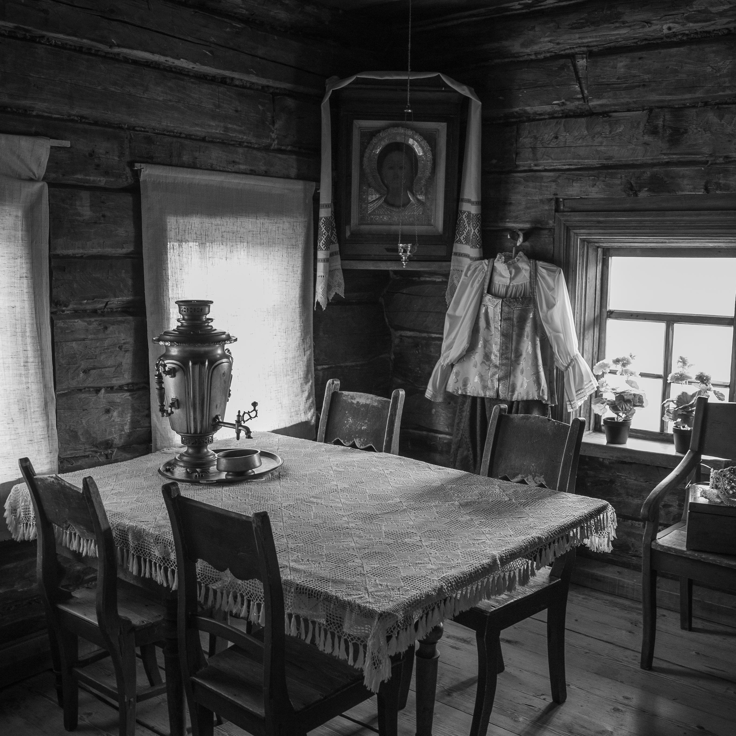 Russia. Kizhi Island. Covid period. Anastasia Shapoval violoniste et photographe. Annecy — Geneve