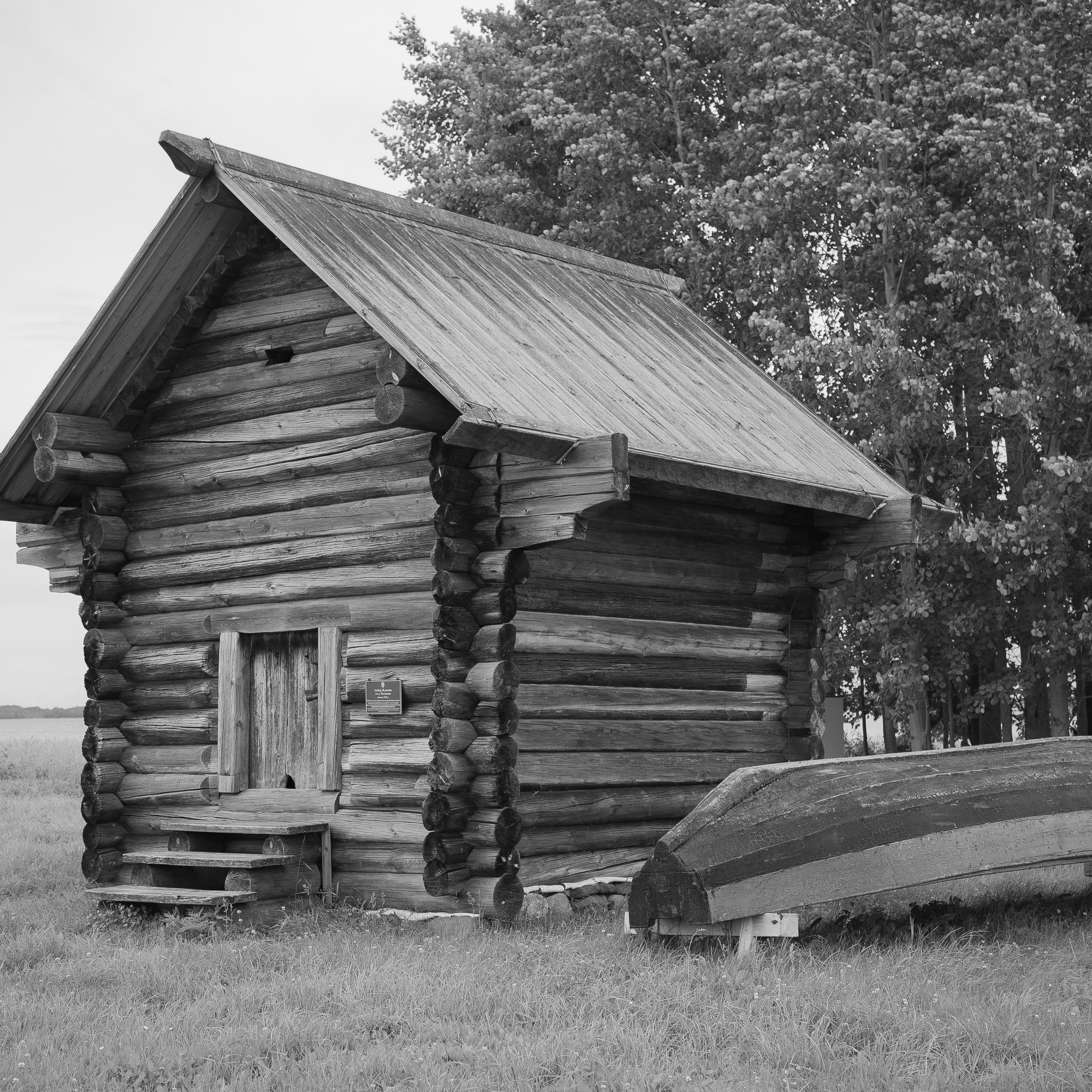 Russia. Kizhi Island. Covid period. Anastasia Shapoval violoniste et photographe. Annecy — Geneve