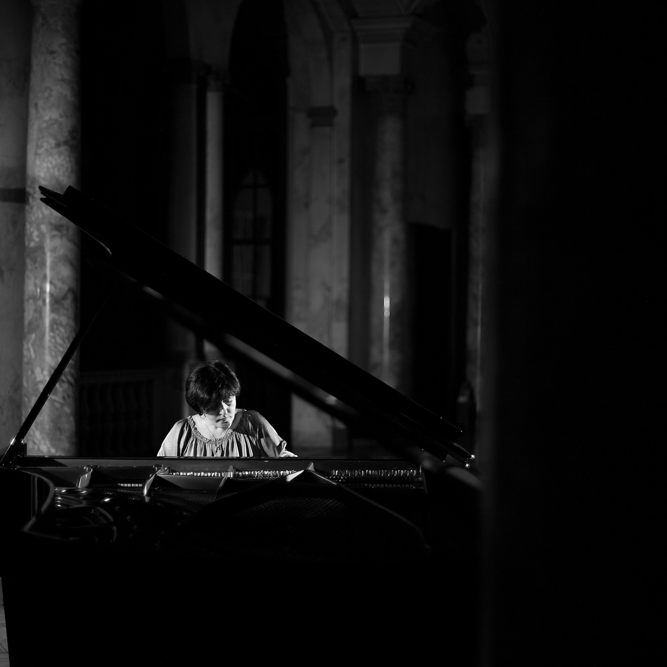 Inna Moiseeva. Anastasia Shapoval violoniste et photographe. Annecy — Geneve