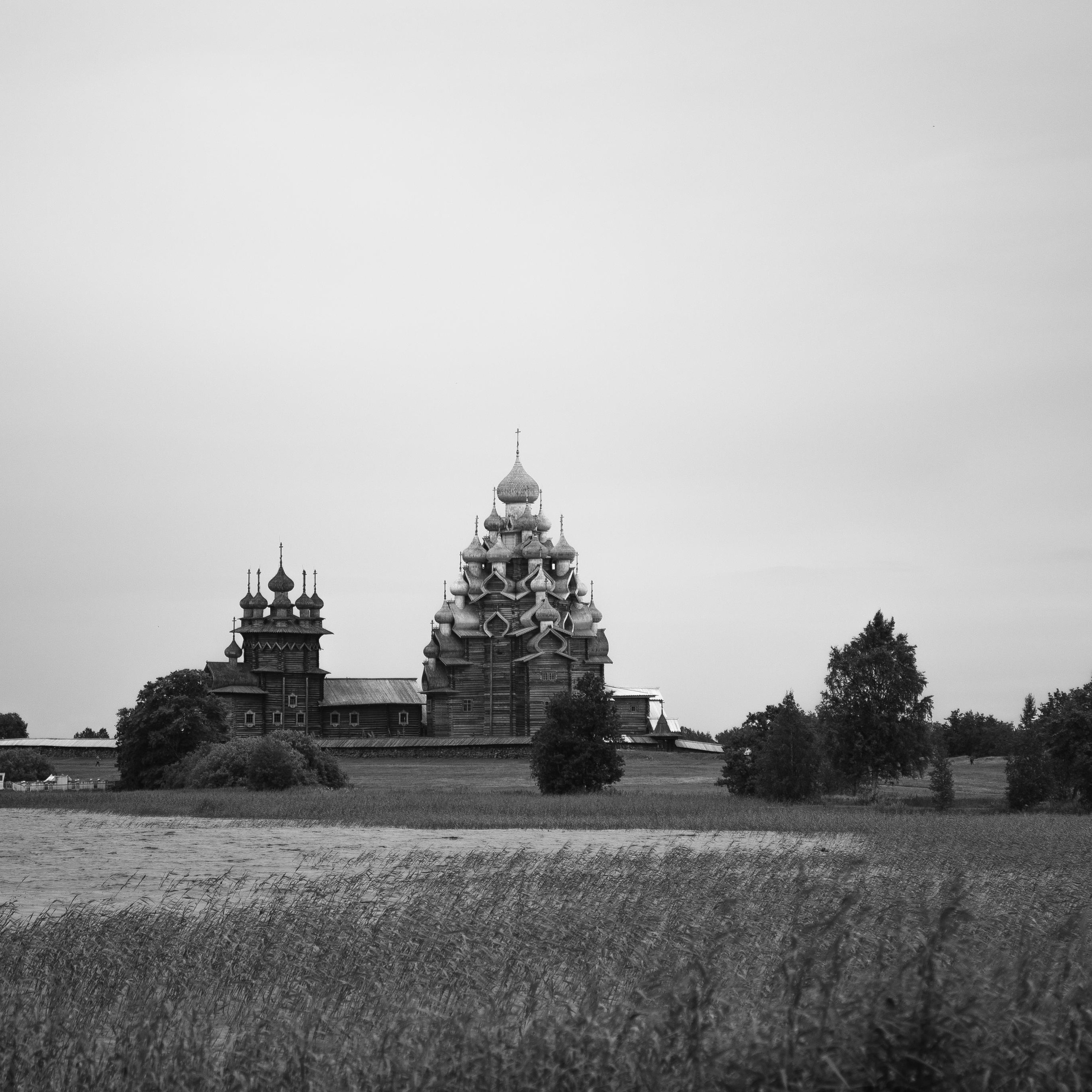 Russia. Kizhi Island. Covid period. Anastasia Shapoval violoniste et photographe. Annecy — Geneve
