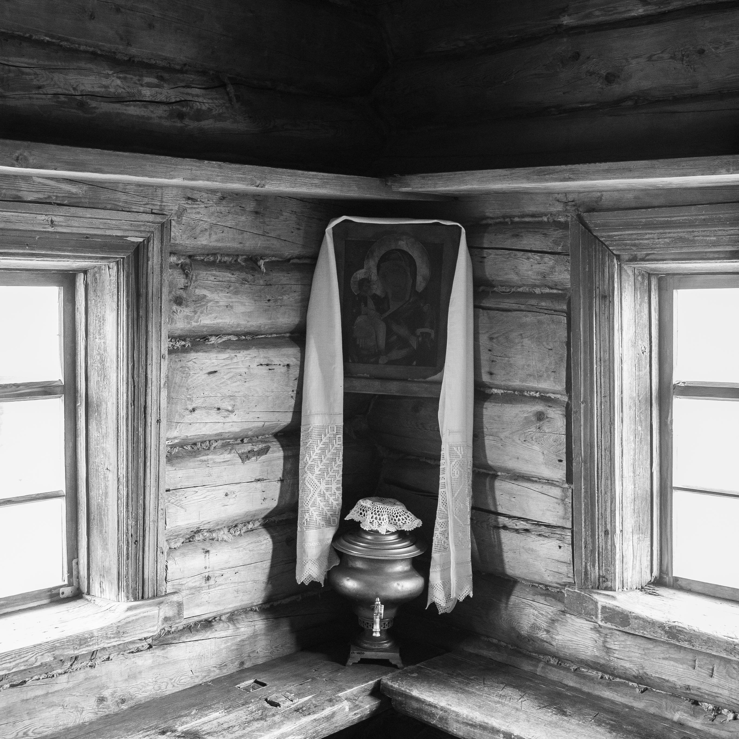 Russia. Kizhi Island. Covid period. Anastasia Shapoval violoniste et photographe. Annecy — Geneve