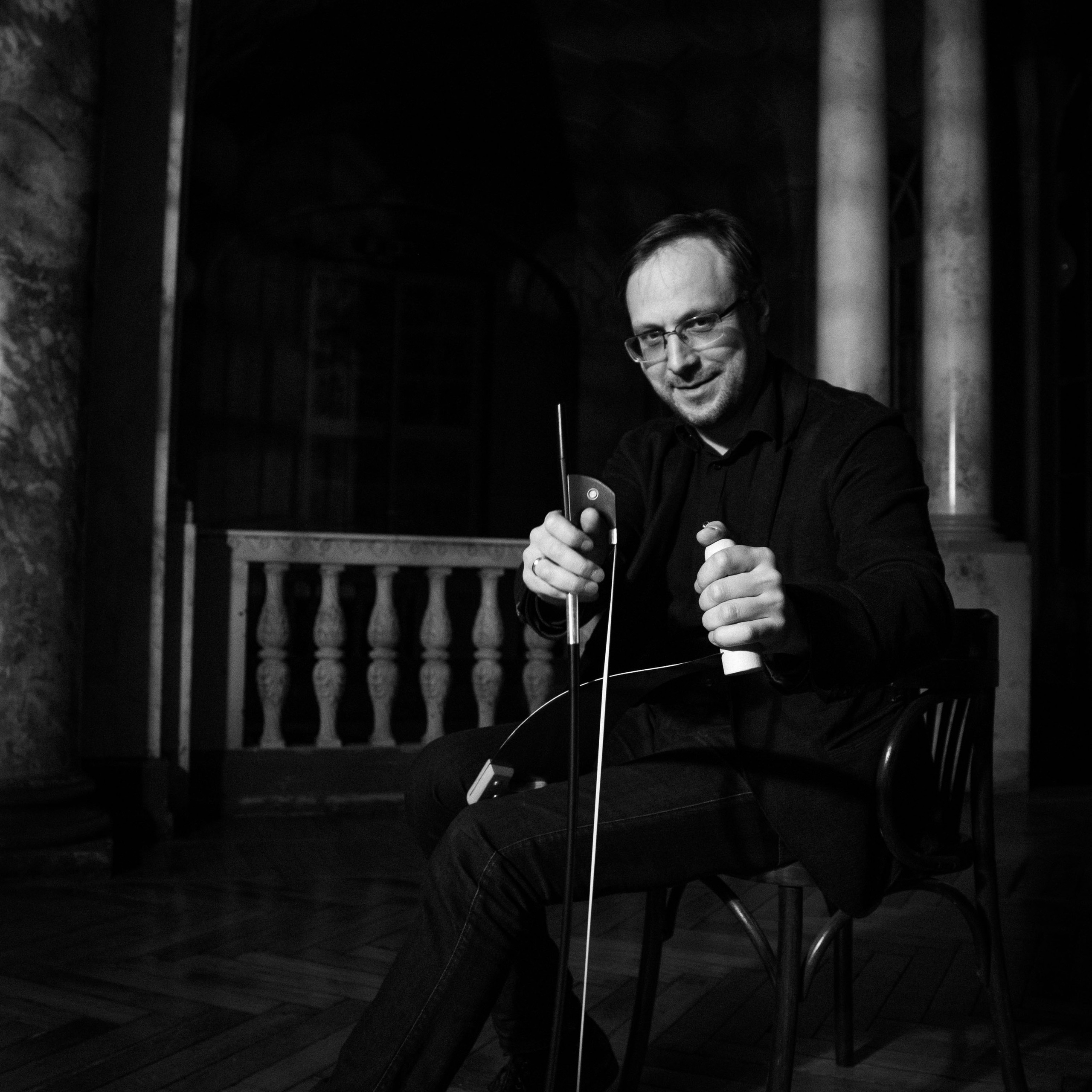 Portraits. Anastasia Shapoval violoniste et photographe. Annecy — Geneve