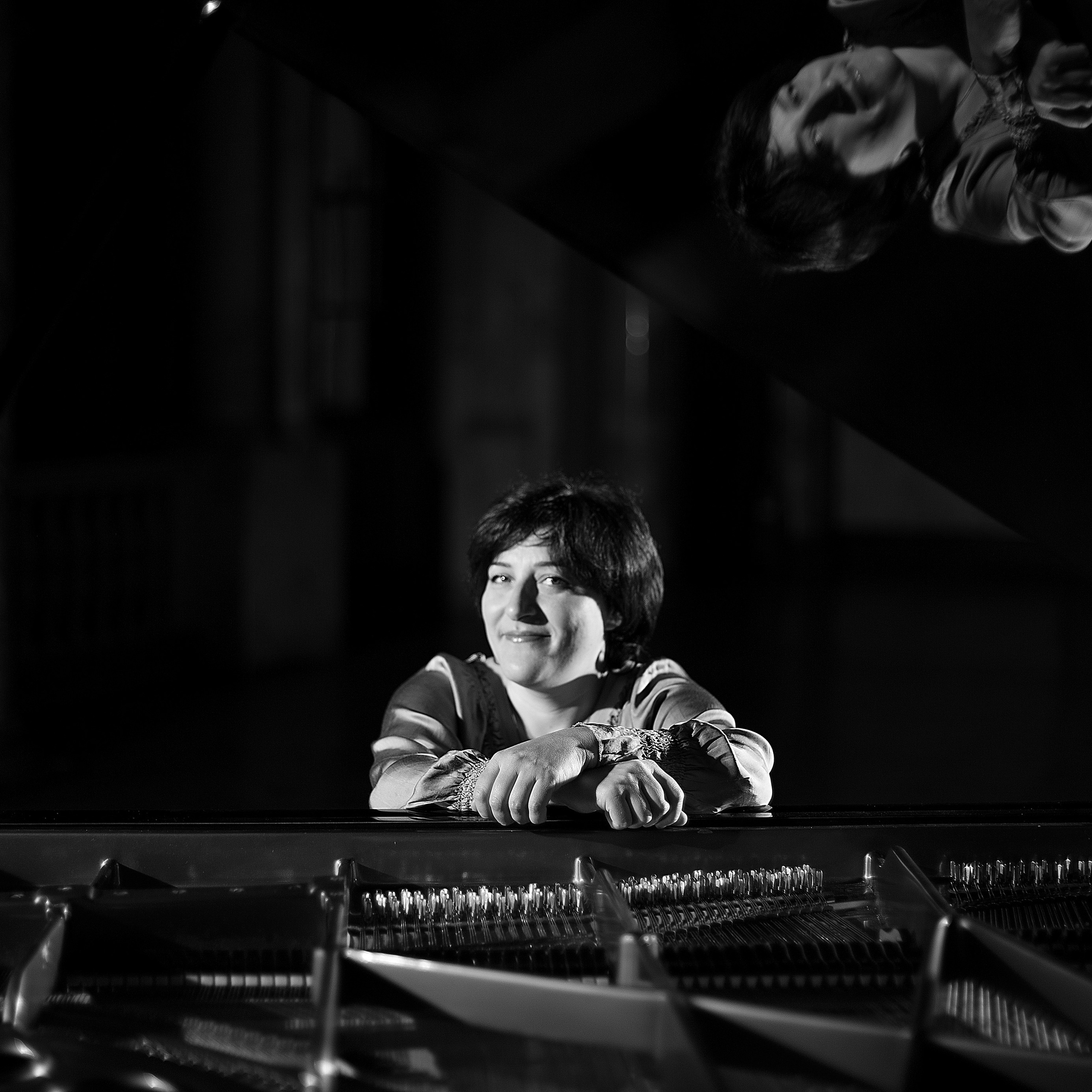 Inna Moiseeva. Anastasia Shapoval violoniste et photographe. Annecy — Geneve