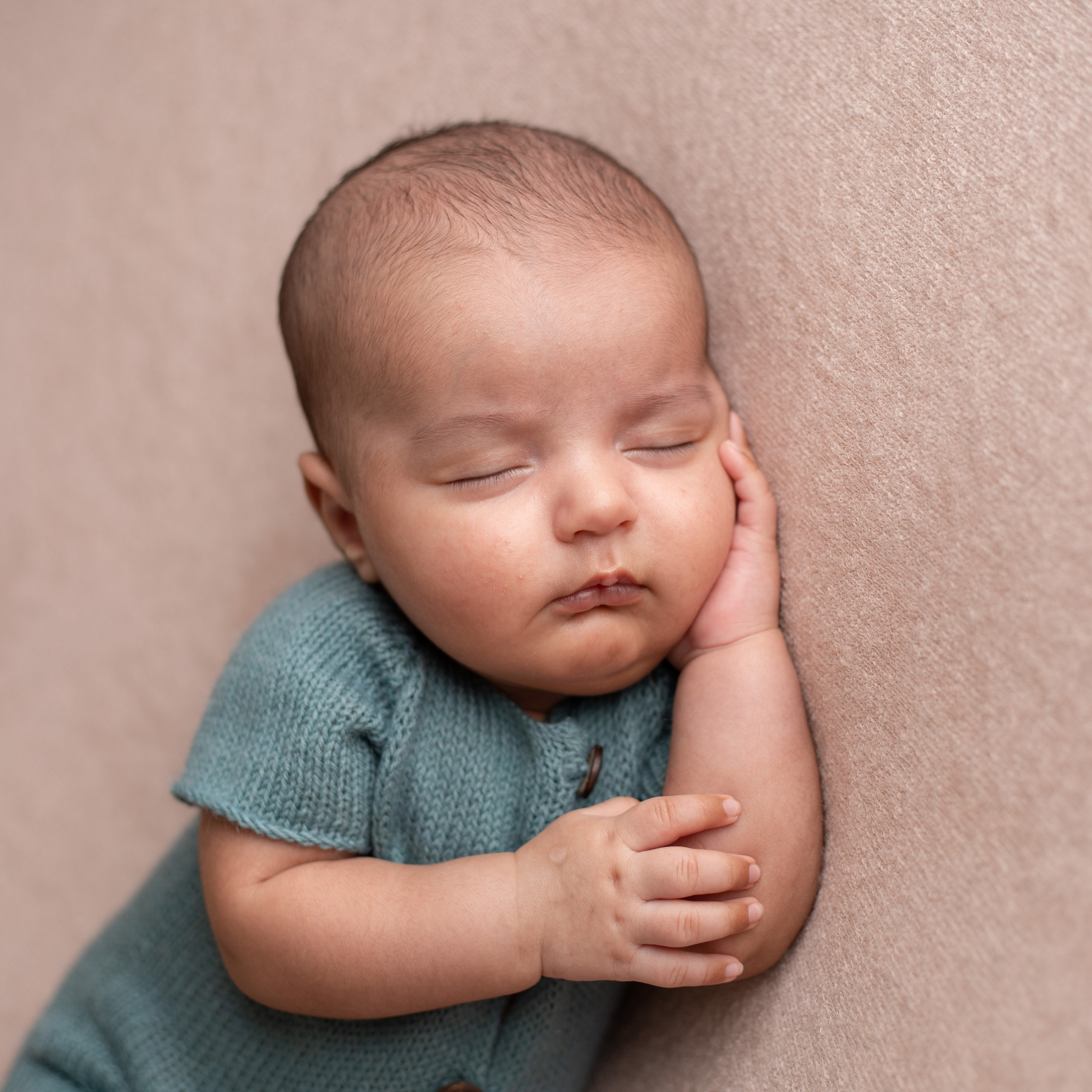 Фотосессия новорожденных отзывы. Фотограф новорожденных в Москве. Фотосессия новорожденных в Москве