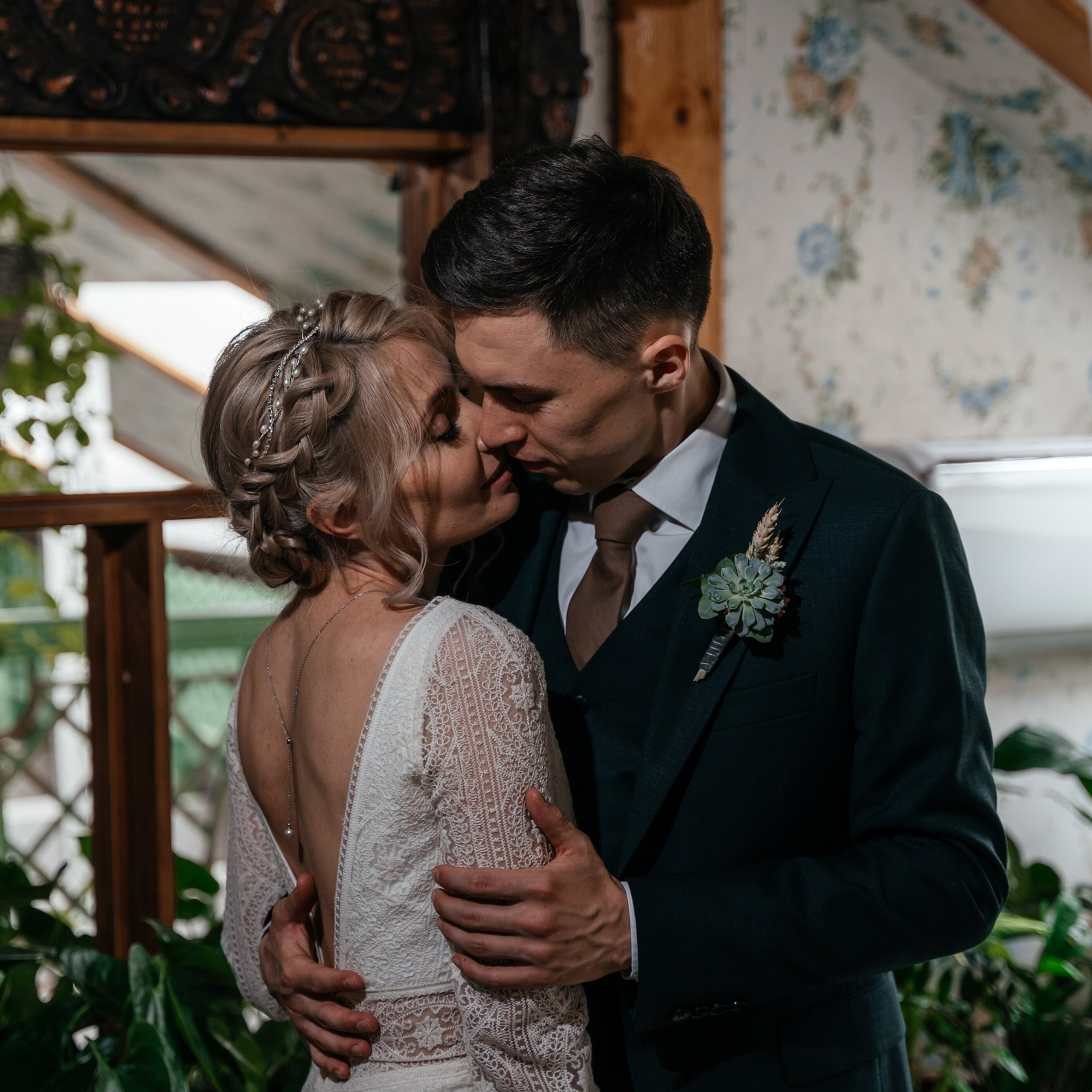 Свадебная история. Контент съемка под ключ. Световое шоу / Москва и Мо