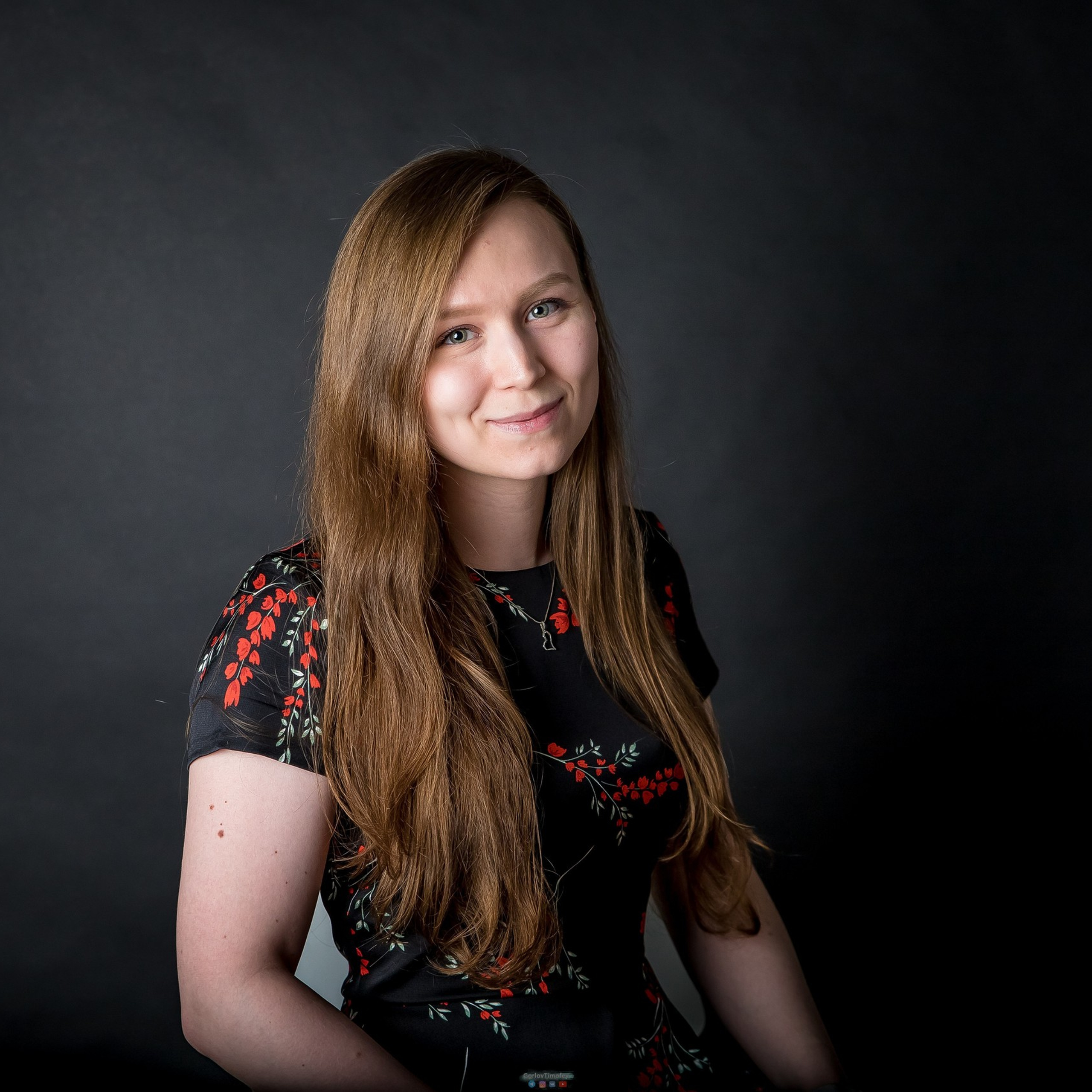 Съемка в студии. Контент съемка под ключ. Световое шоу / Москва и Мо