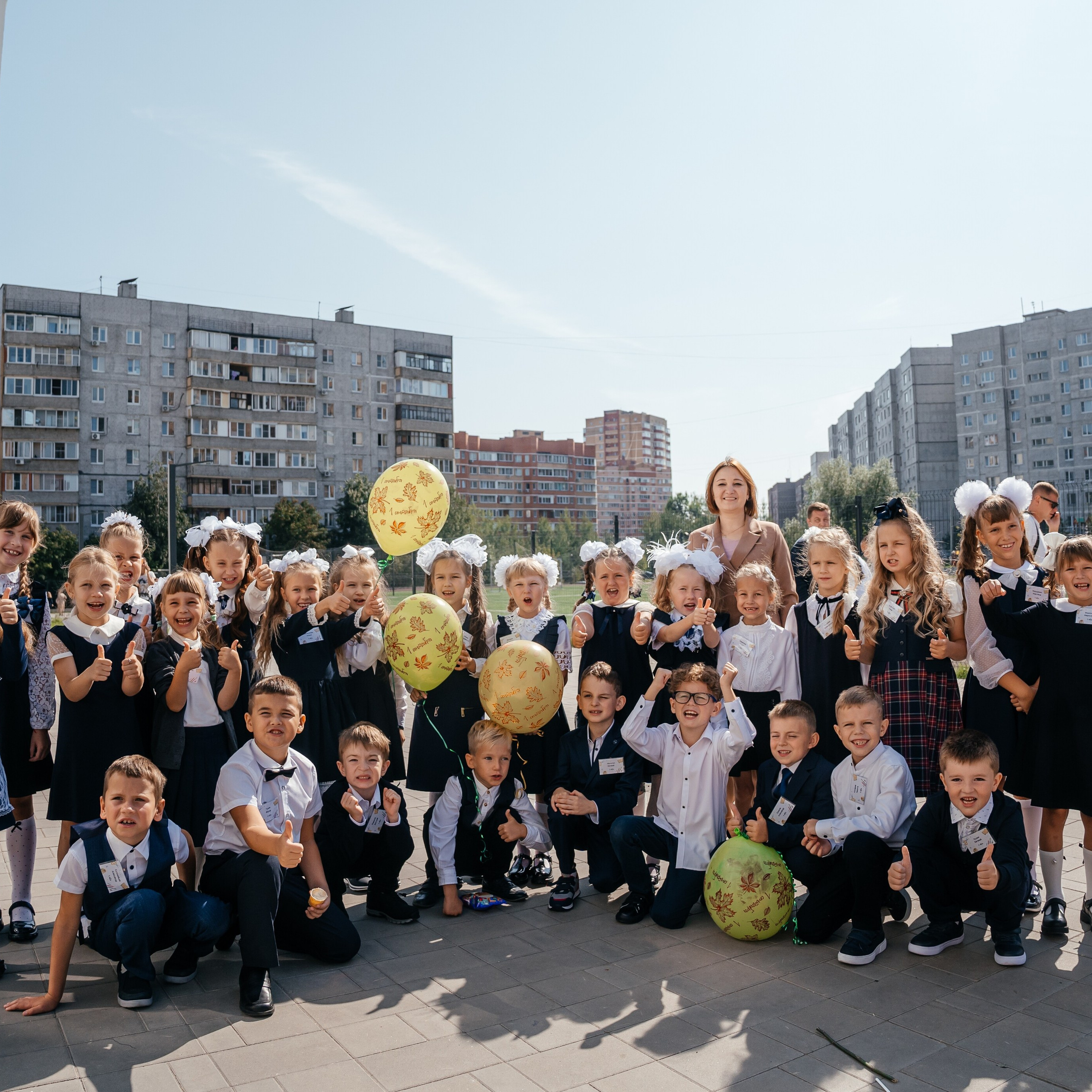 Съемка на выпускной альбом, школьный выпуск. Контент съемка под ключ. Световое шоу / Москва и Мо