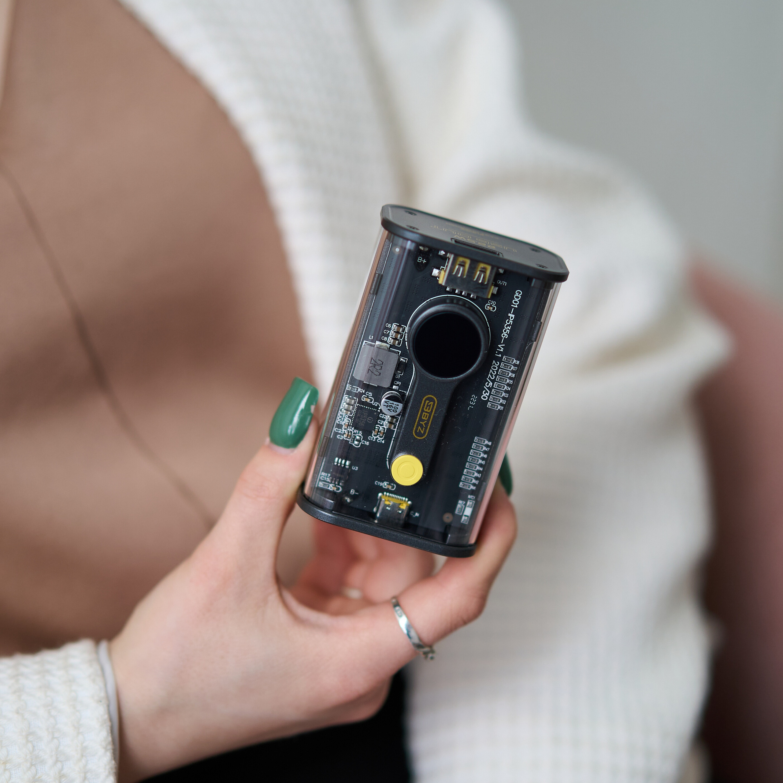 Рекламная съемка и маркетплейс. Контент съемка под ключ. Световое шоу / Москва и Мо