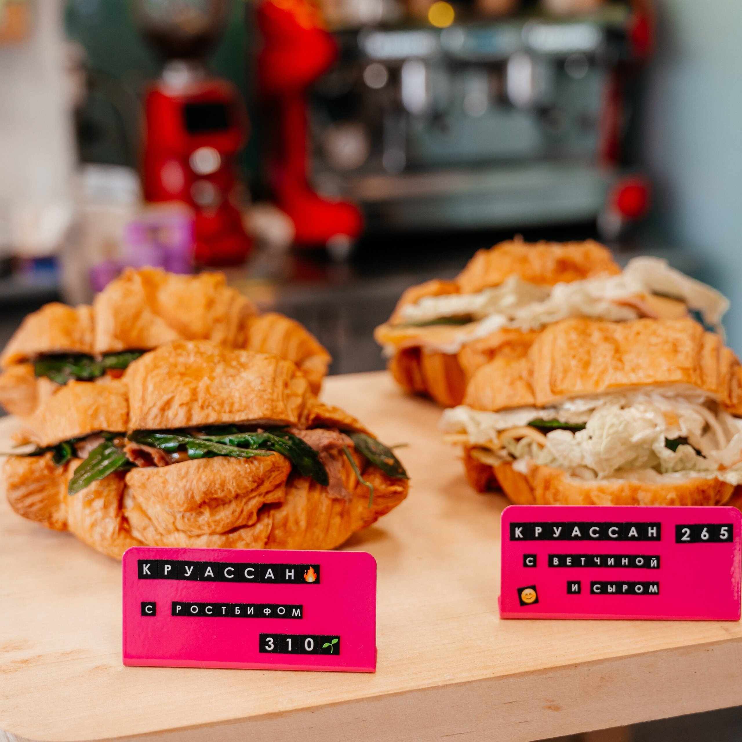 Предметная съемка. Контент съемка под ключ. Световое шоу / Москва и Мо