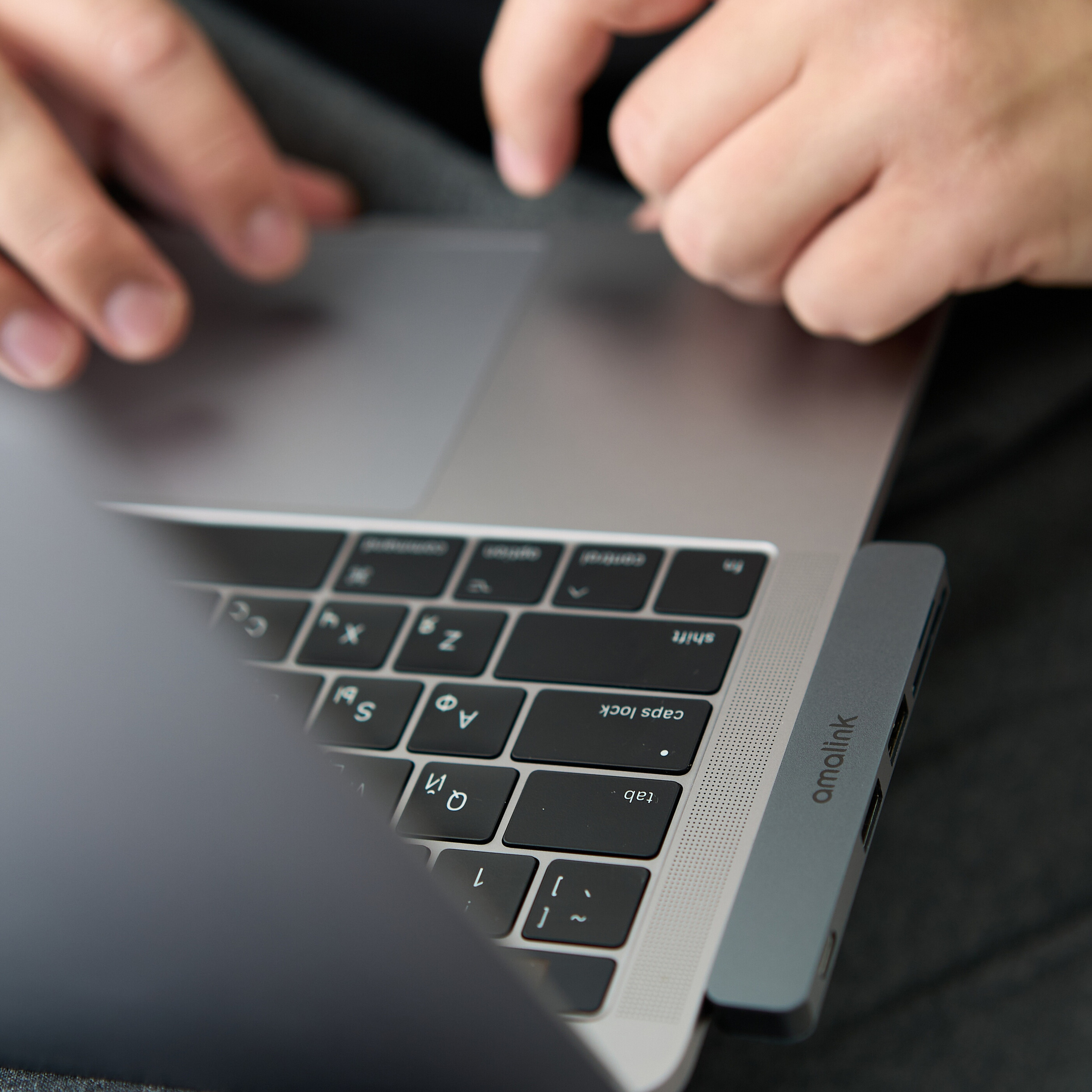 Рекламная съемка и маркетплейс. Контент съемка под ключ. Световое шоу / Москва и Мо