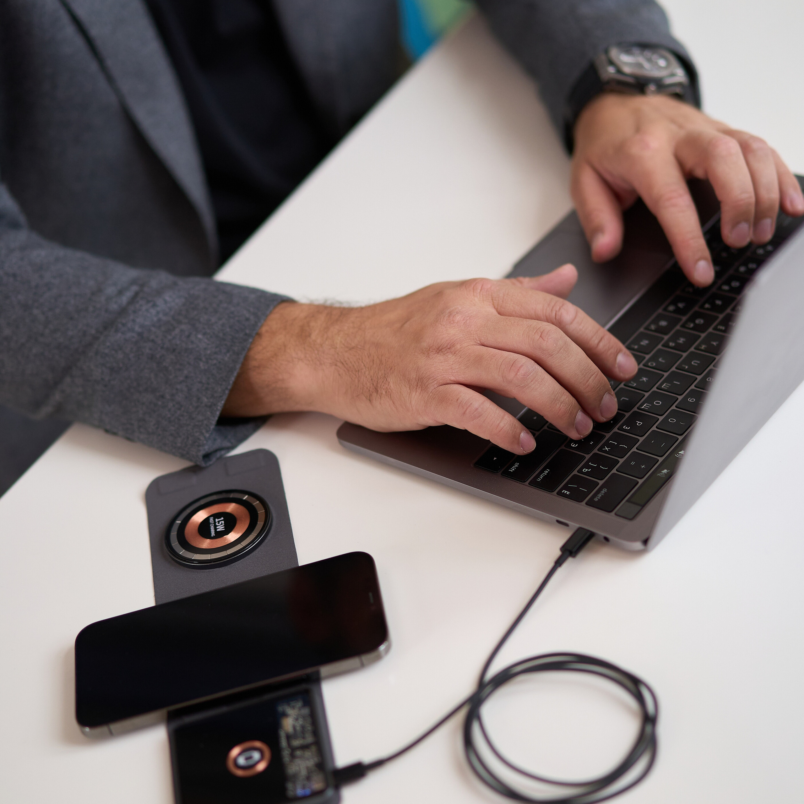 Предметная съемка. Контент съемка под ключ. Световое шоу / Москва и Мо