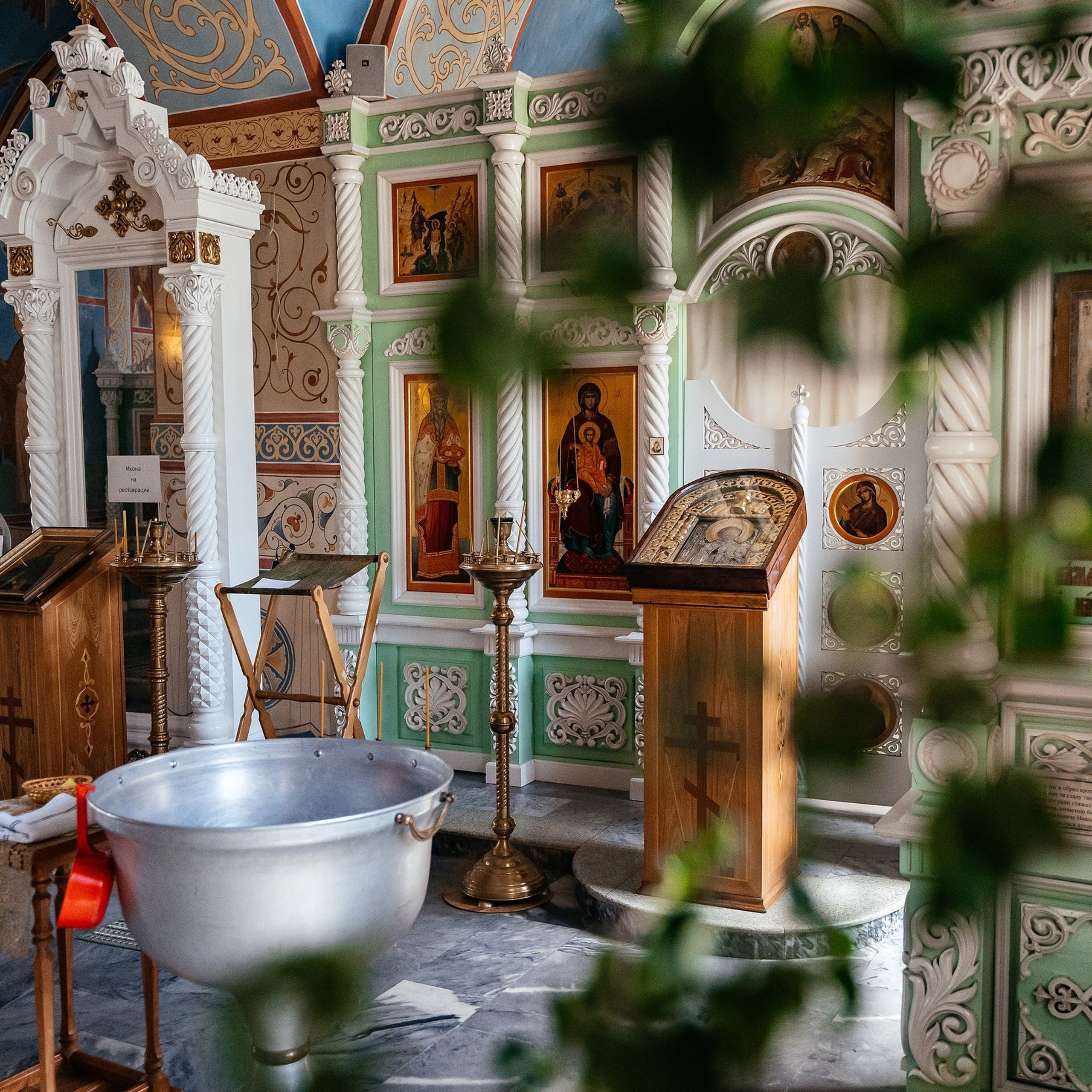 Крещение и выписка из роддома. Контент съемка под ключ. Световое шоу / Москва и Мо