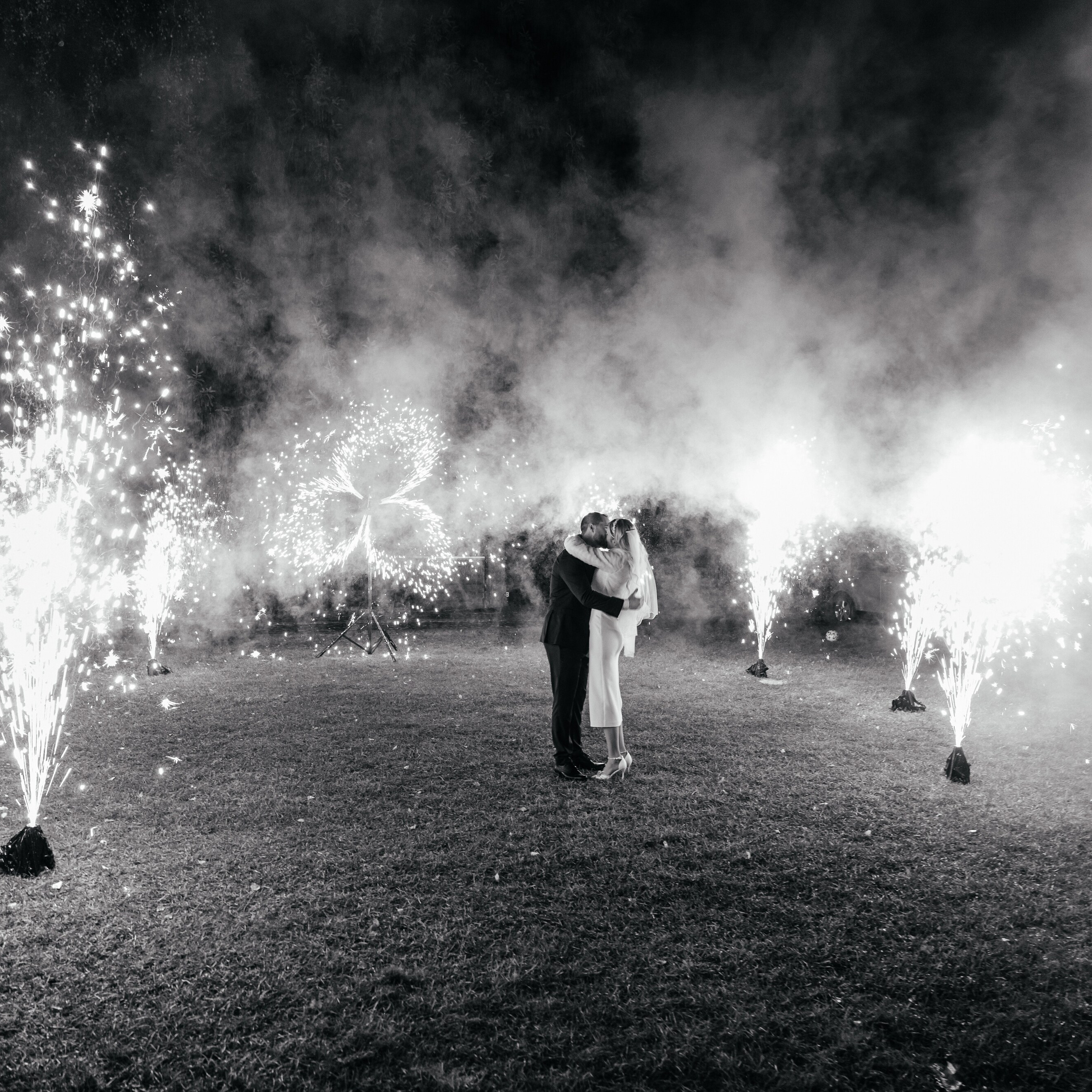 Свадебная история. Контент съемка под ключ. Световое шоу / Москва и Мо