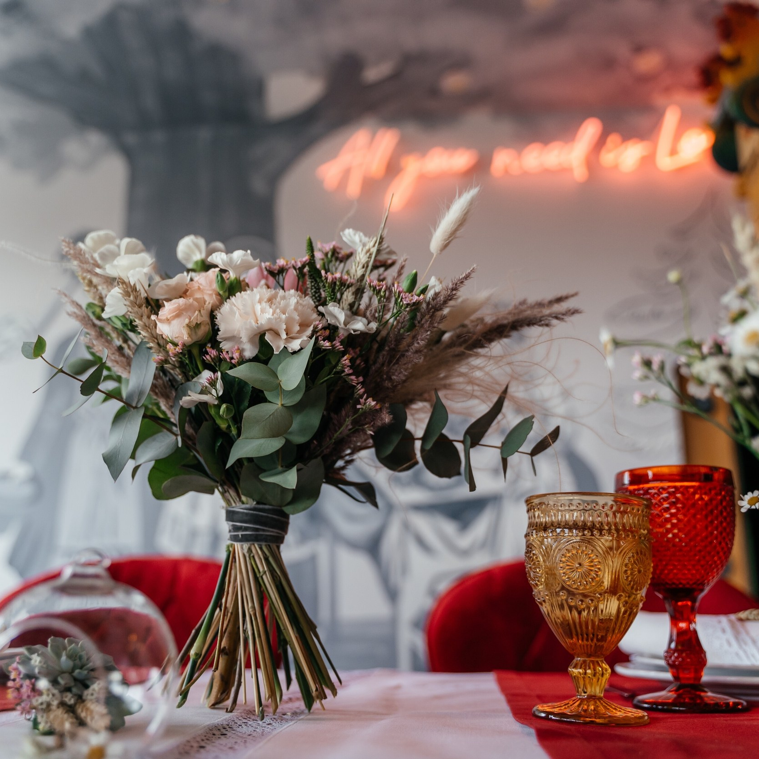 Свадебная история. Контент съемка под ключ. Световое шоу / Москва и Мо