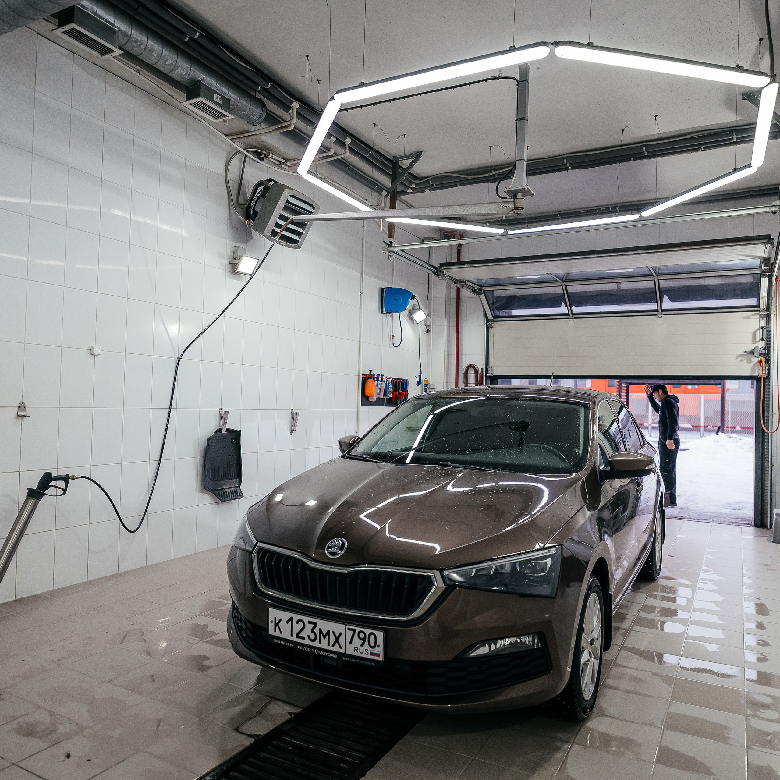 Съемка недвижисть и интерьеры. Контент съемка под ключ. Световое шоу / Москва и Мо