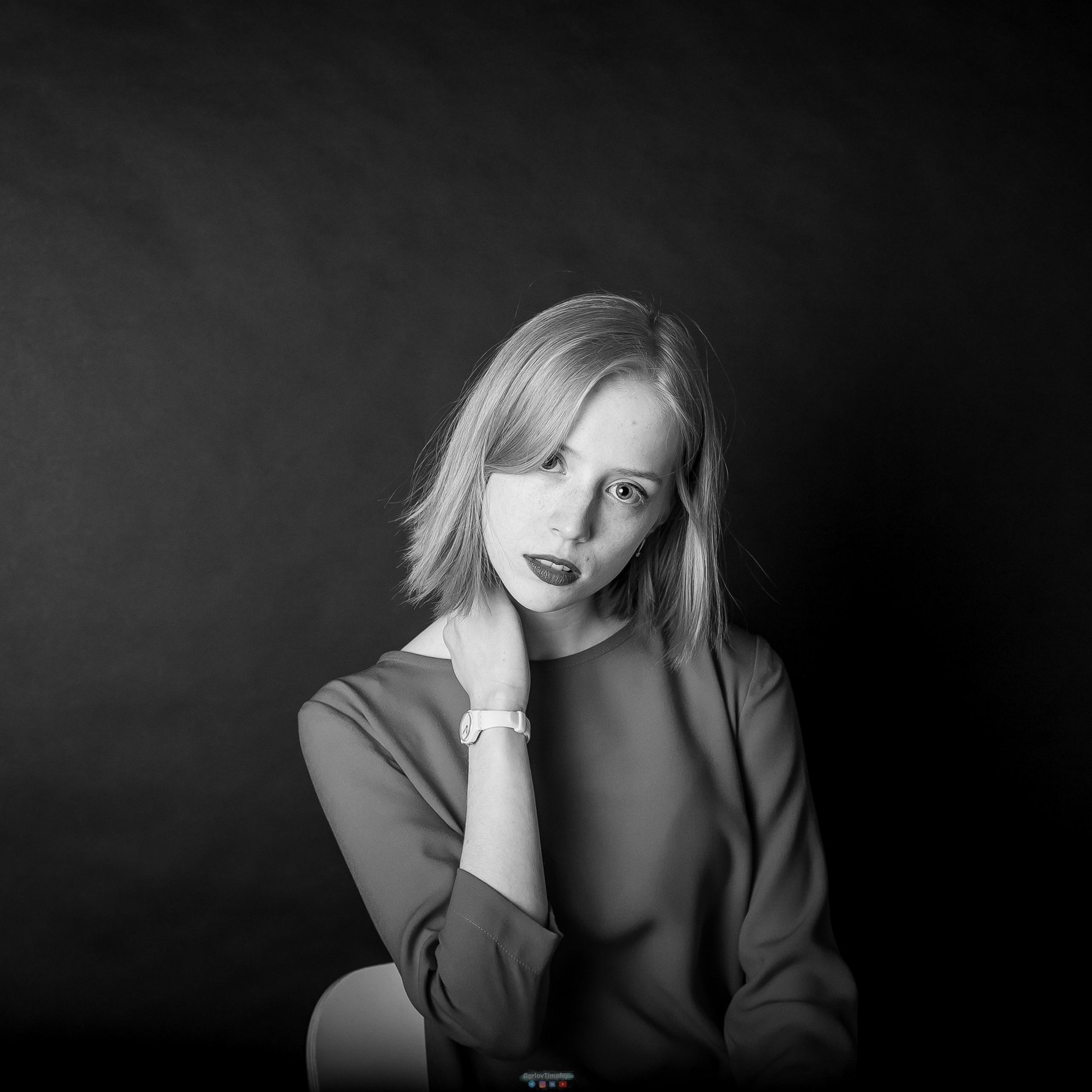 Съемка в студии. Контент съемка под ключ. Световое шоу / Москва и Мо