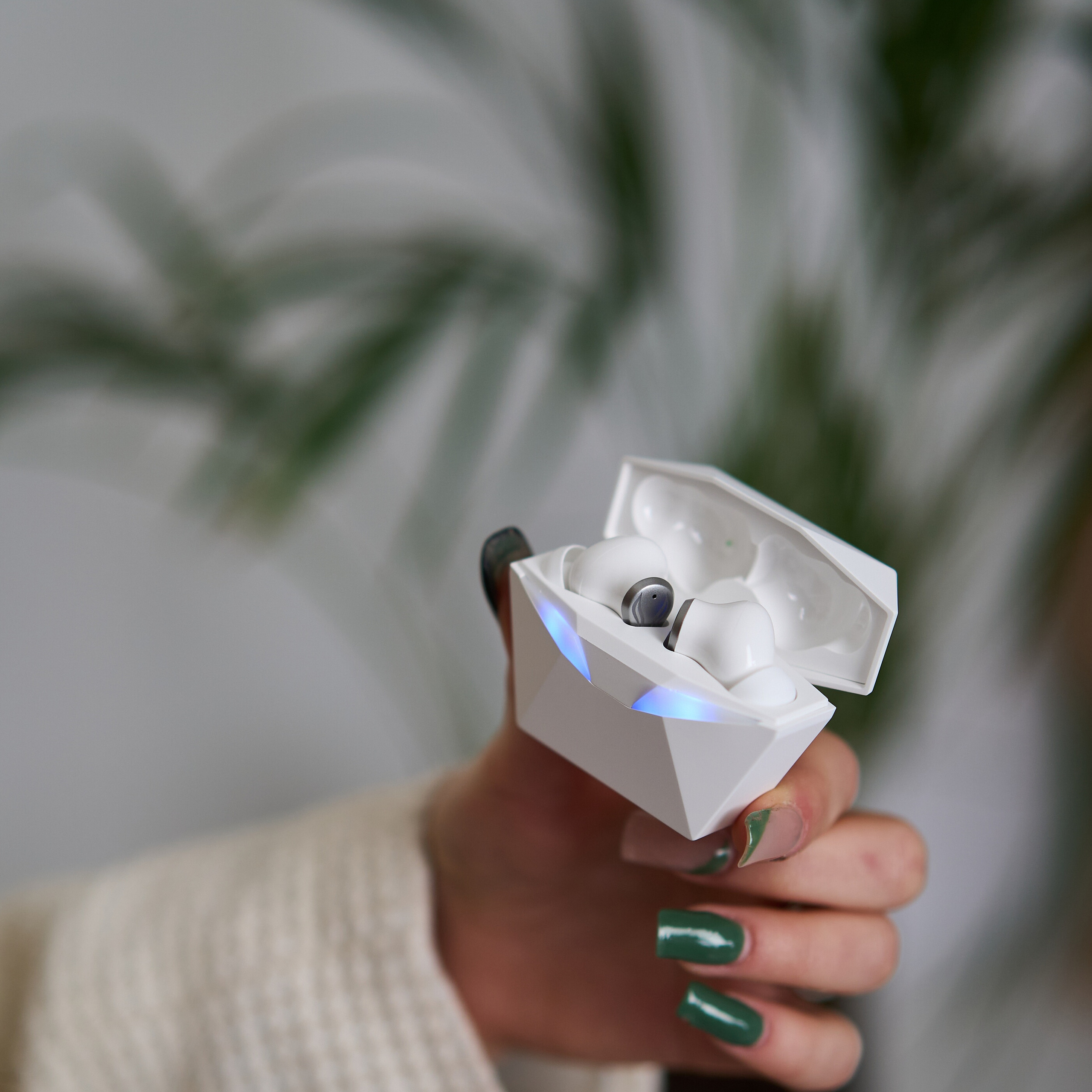 Рекламная съемка и маркетплейс. Контент съемка под ключ. Световое шоу / Москва и Мо