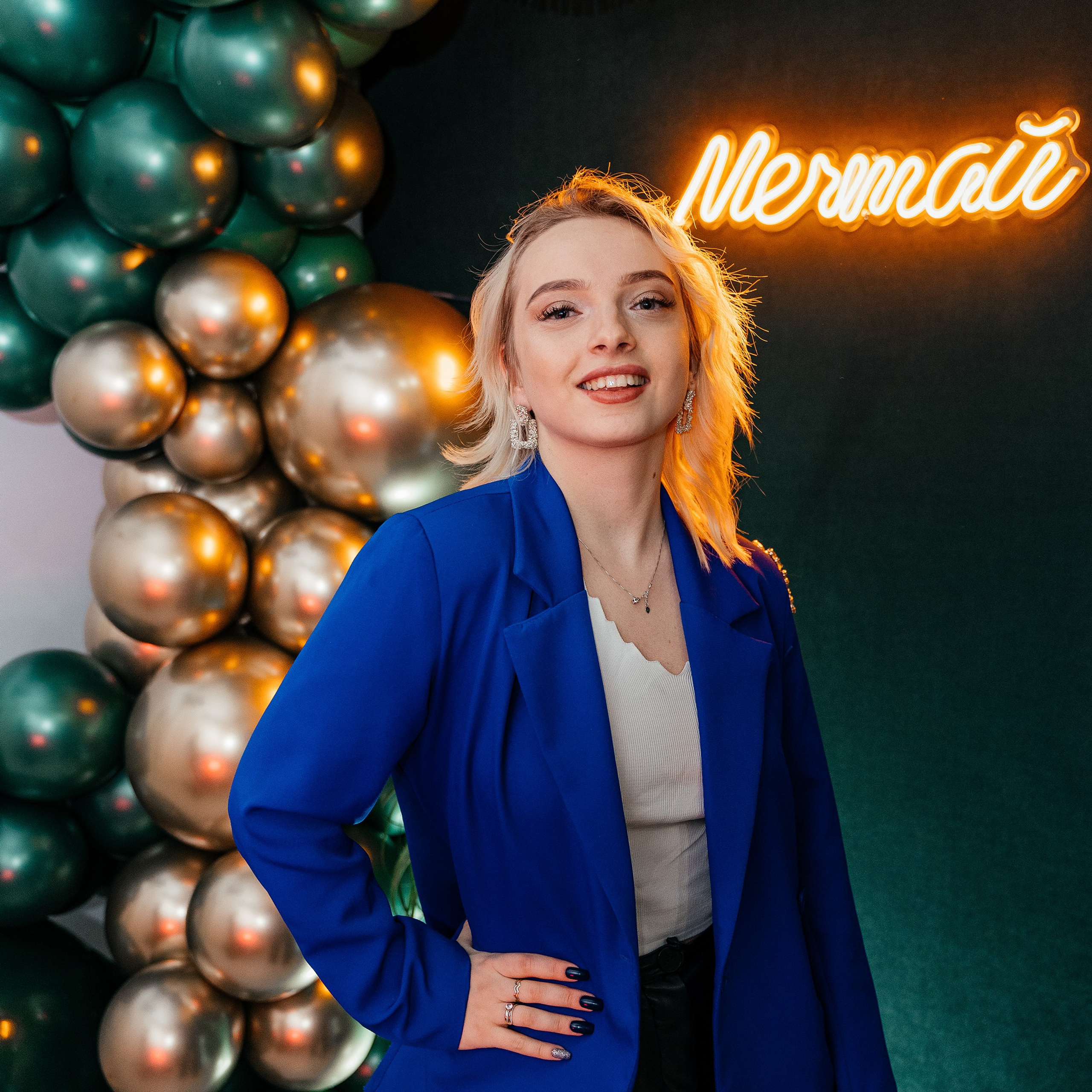 Съемка в студии. Контент съемка под ключ. Световое шоу / Москва и Мо