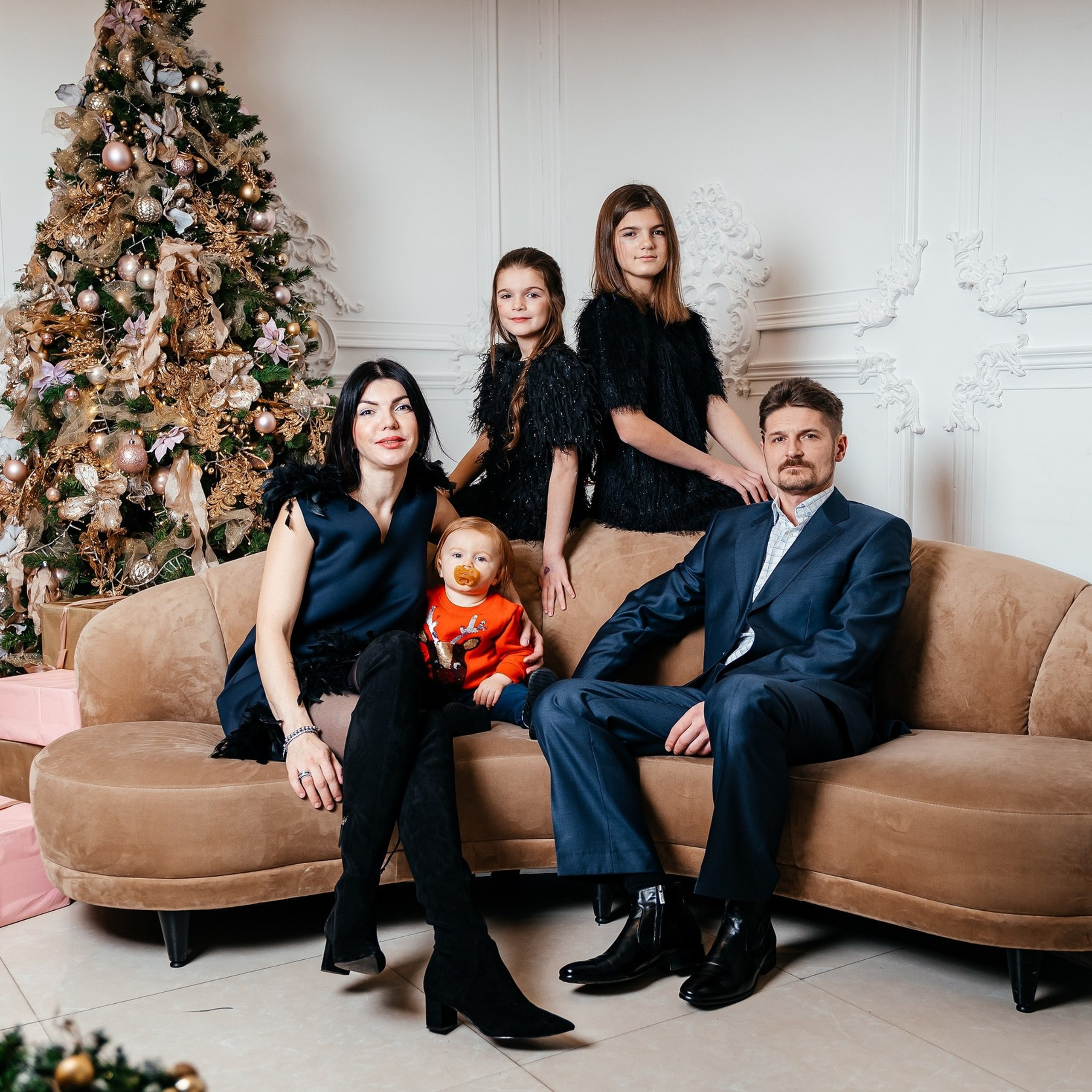 Съемка семьи. Контент съемка под ключ. Световое шоу / Москва и Мо