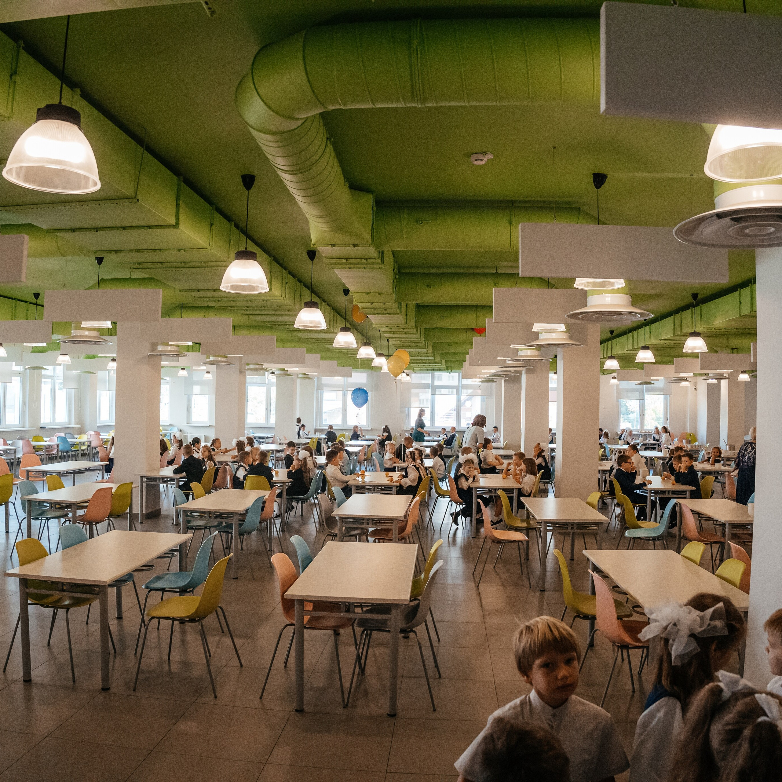 Съемка на выпускной альбом, школьный выпуск. Контент съемка под ключ. Световое шоу / Москва и Мо