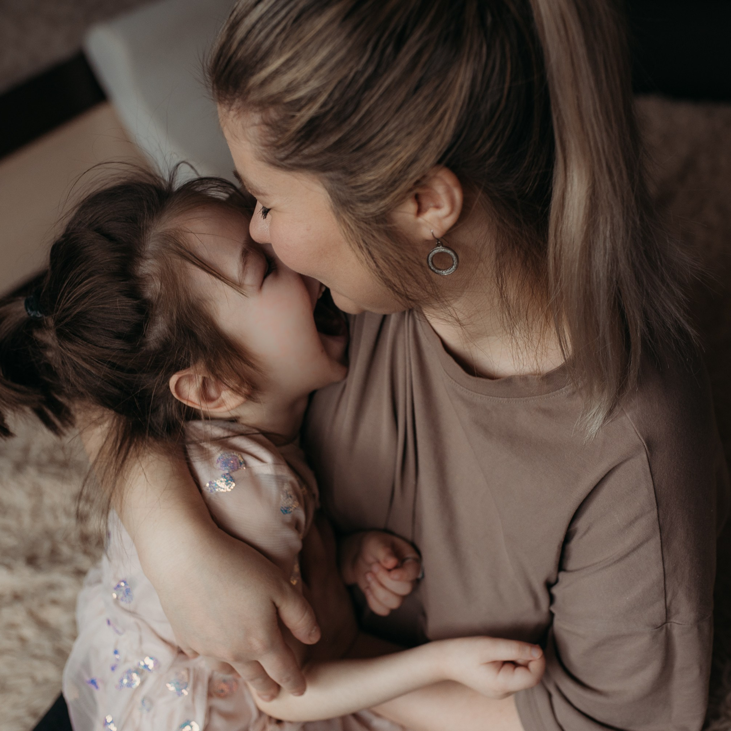 Айгюль и&nbsp;Анисия