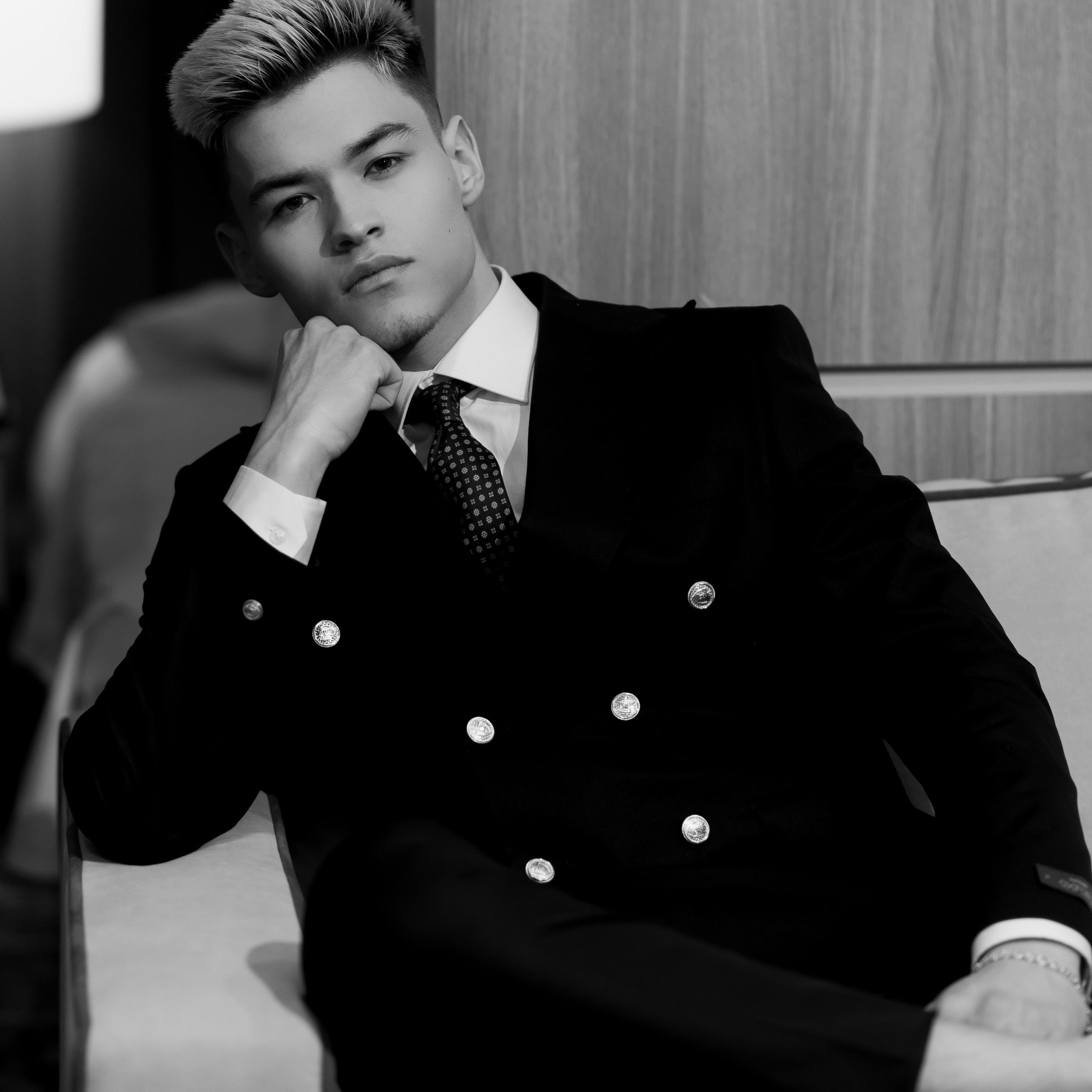 АНУАР. OMIRBEK Alibekivich | Фотограф-ретушер