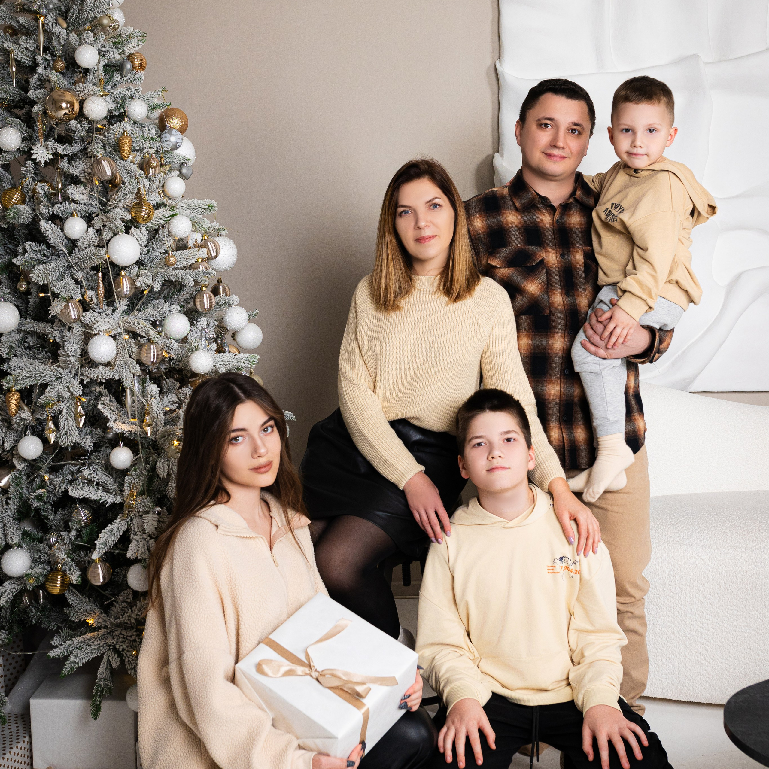 Наталья, Владимир, Лера, Матвей и Тимур