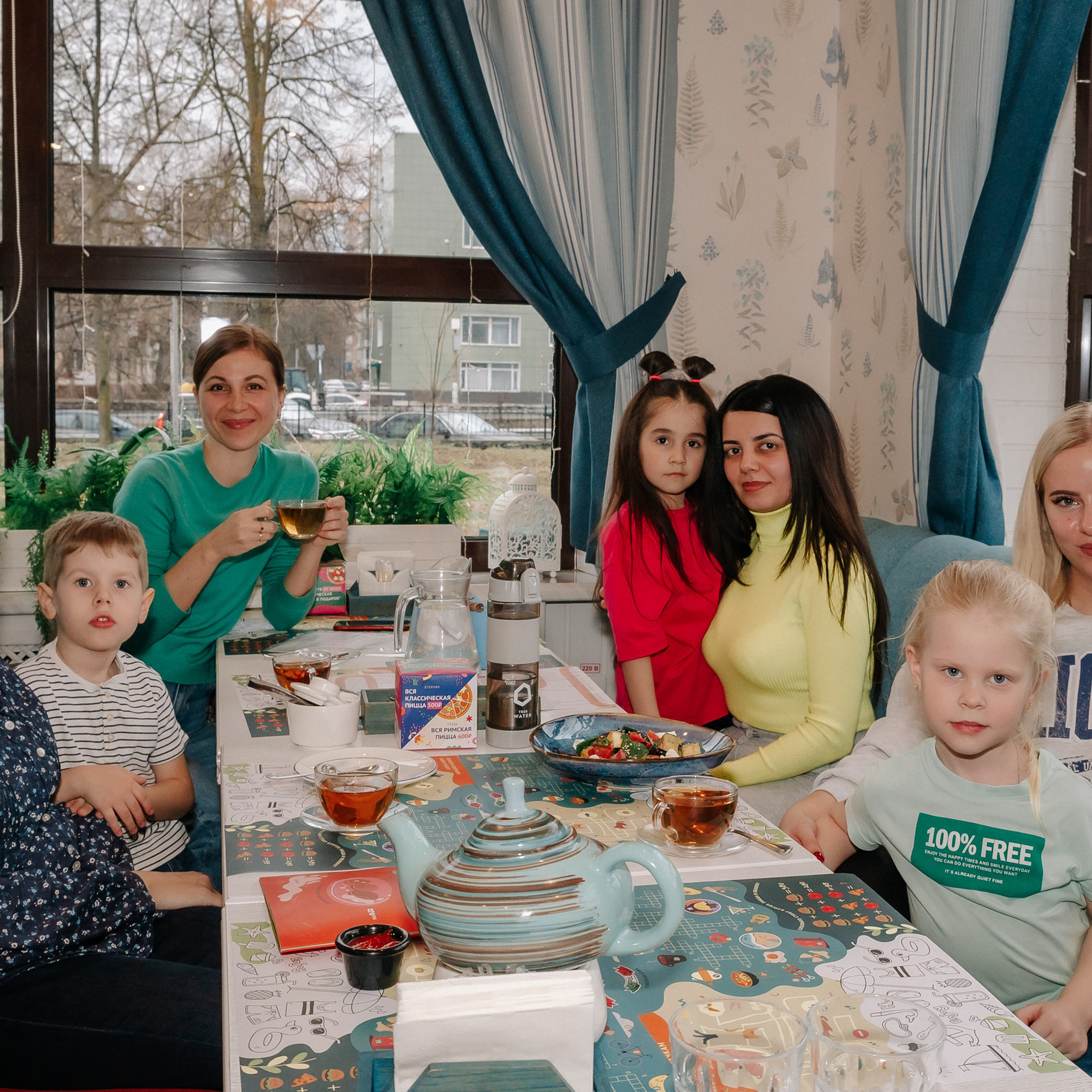 ДЕВИЧНИК В ДЕТСКОМ КАФЕ