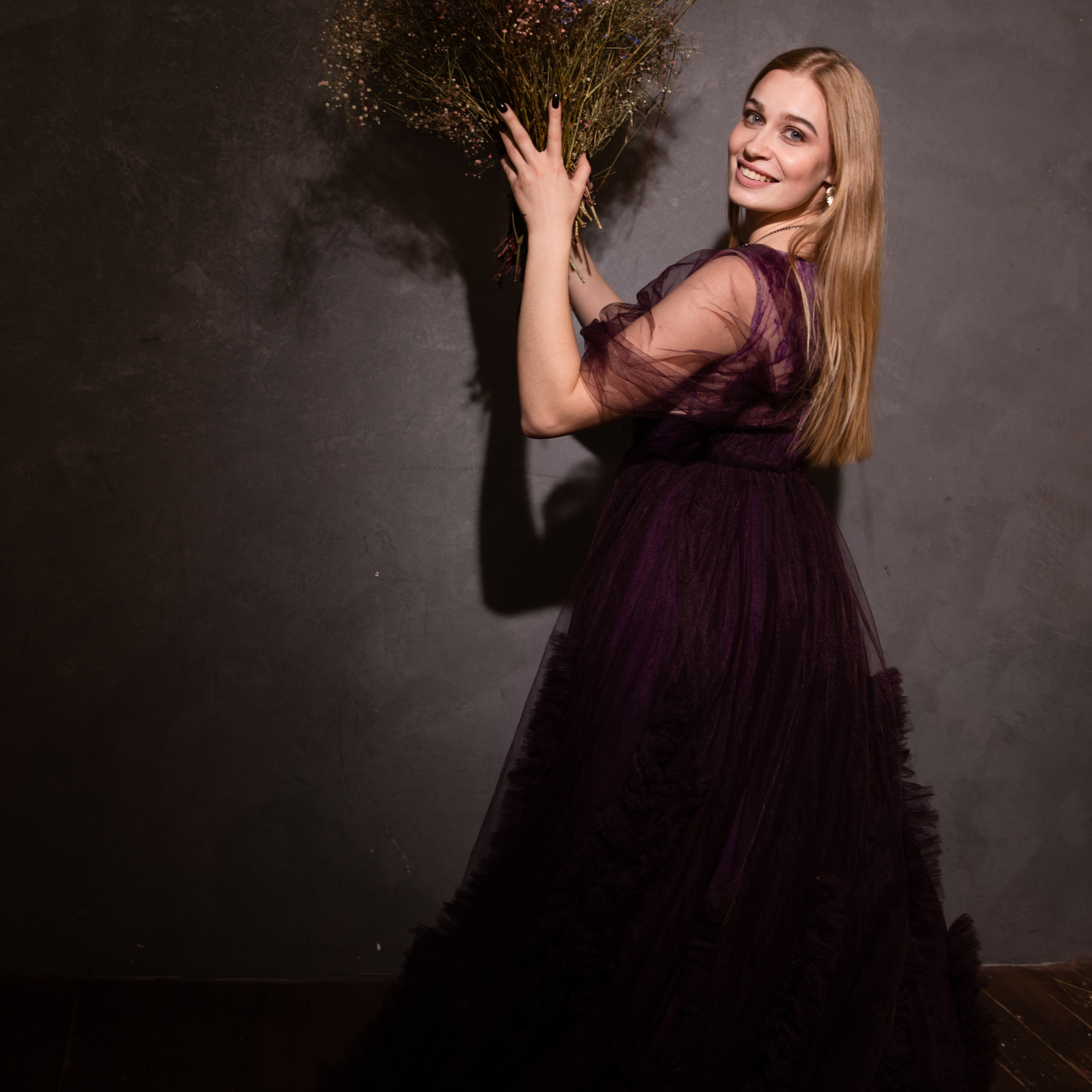 ИРИНА (ФОТО ДЕНЬ С ГИПСОФИЛОЙ)