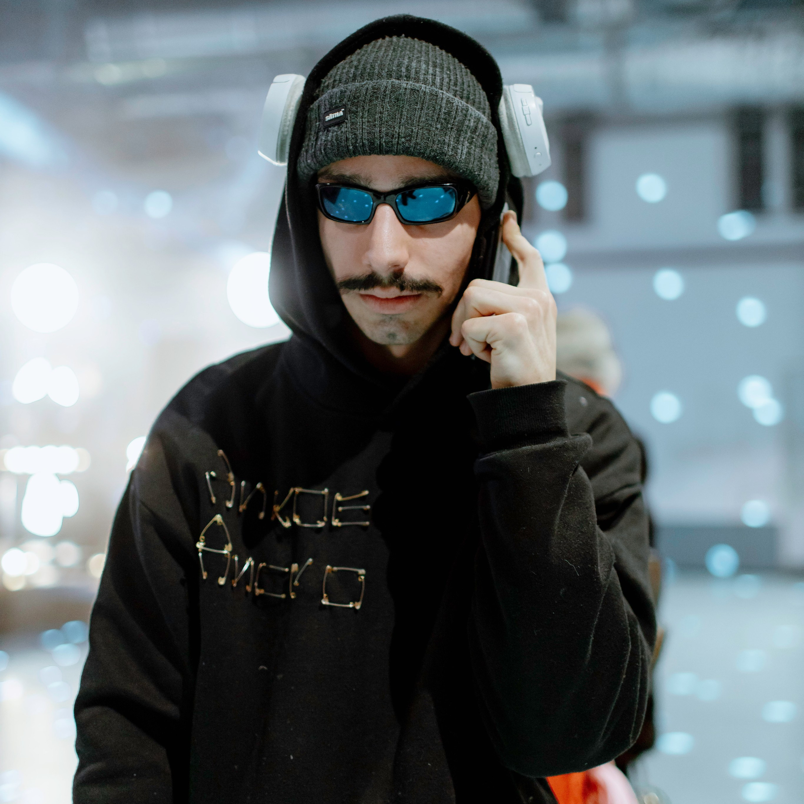 Garage sail в&nbsp;Севкабель Порт