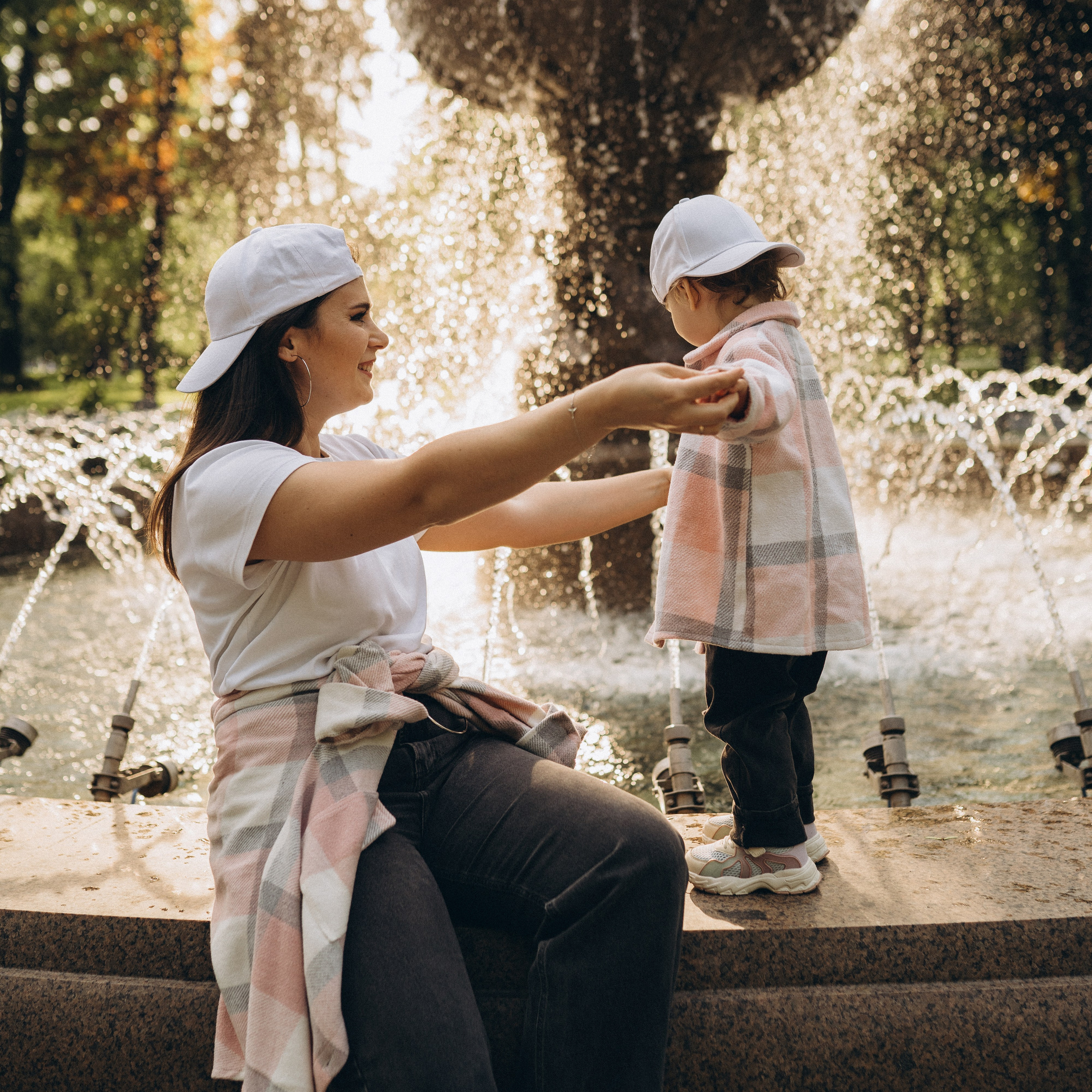 Настя и Катя