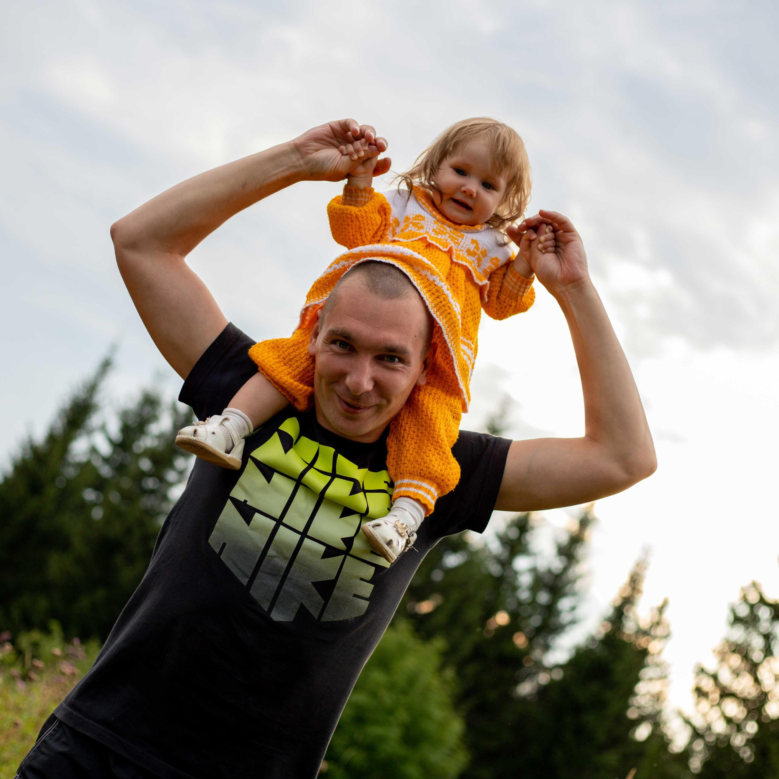 В поле. Моя семья. Июнь 2020.