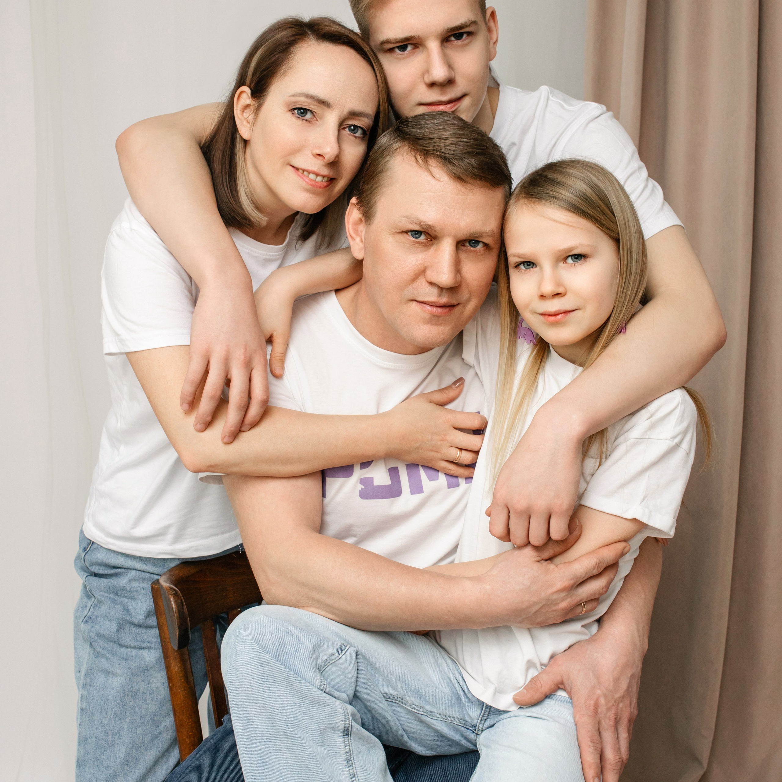 Семья Галины. Моя студия. Март 2025