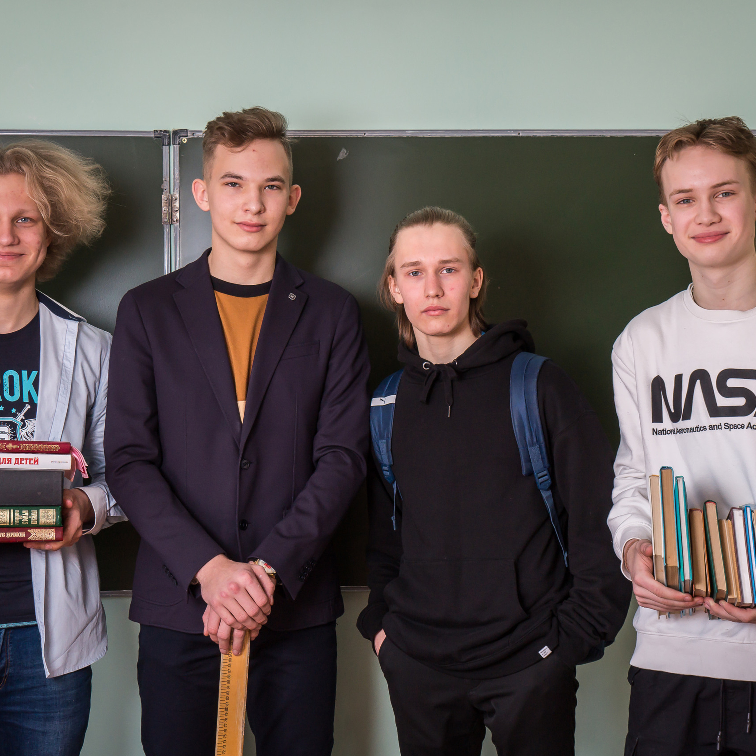 Фотосъемка в детском саду фотосъемка в школе Дипломы Выпускник Фотопла. Фотосъемка в детском саду и школе. Фотоальбомы и фотокниги ВЫПУСКНИК