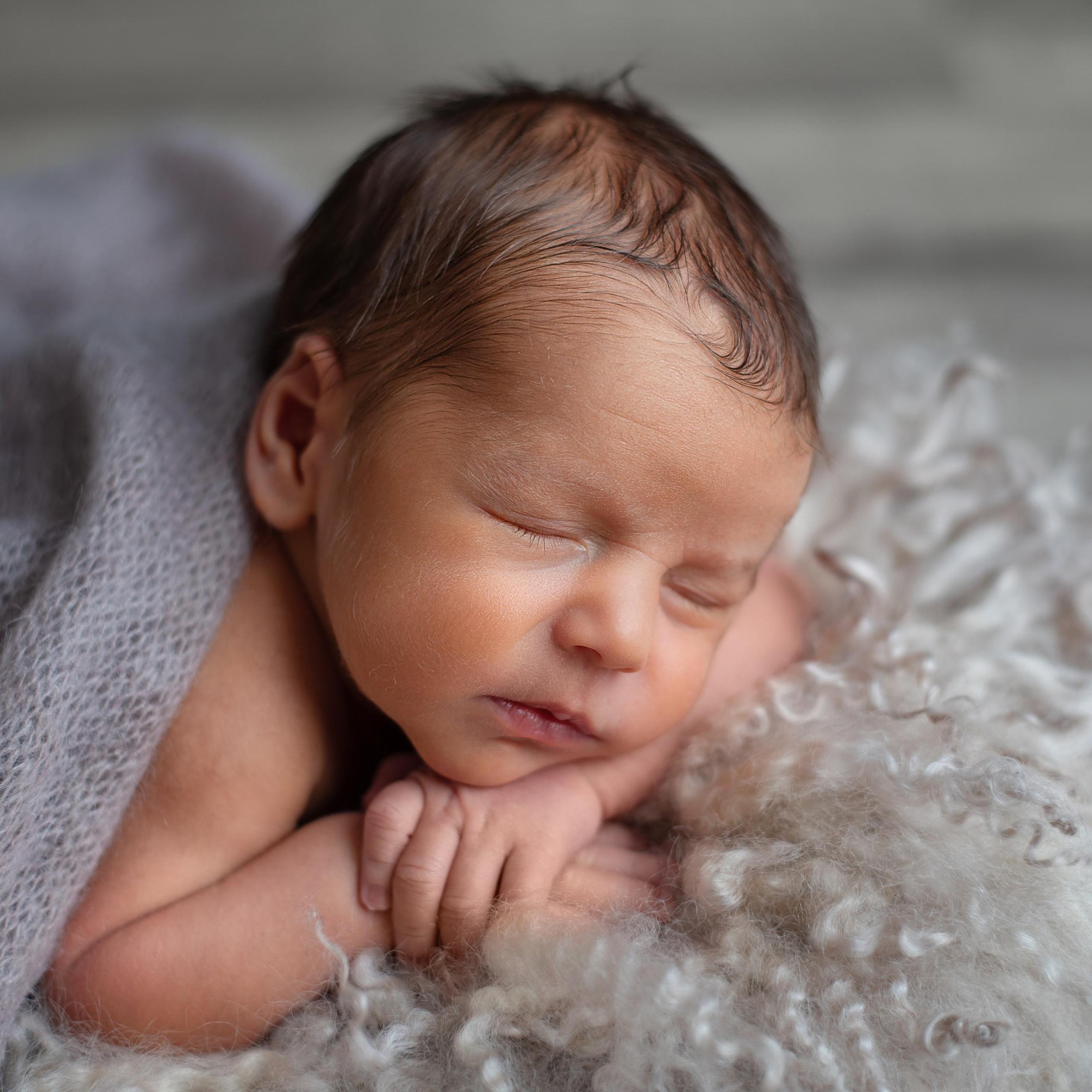 Фотограф новорожденных в городе Екатеринбург, Дегтярск, Ревда newborn. Фотограф новорожденных в Екатеринбурге Анастасия Карманова