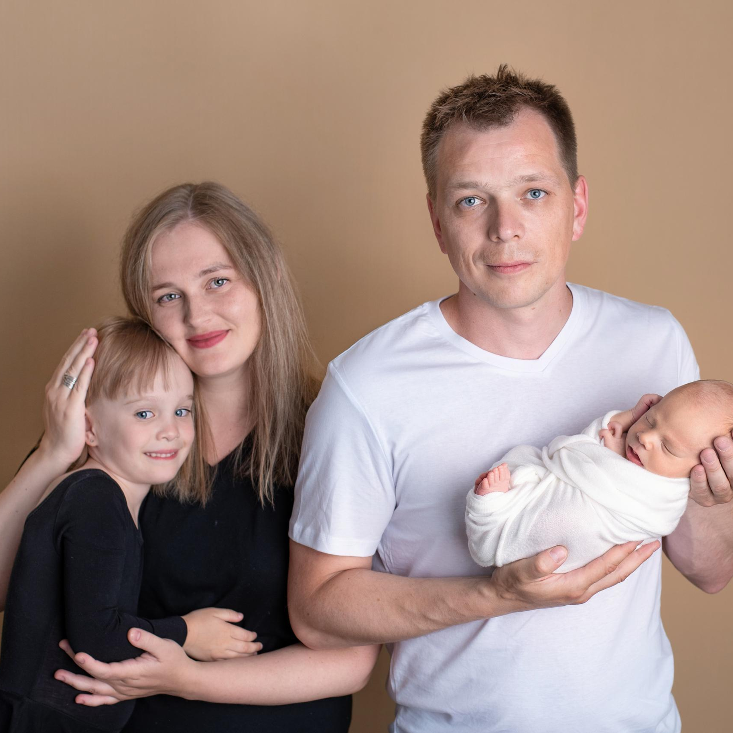 Фотограф новорожденных в городе Екатеринбург, Дегтярск, Ревда newborn. Фотограф новорожденных в Екатеринбурге Анастасия Карманова