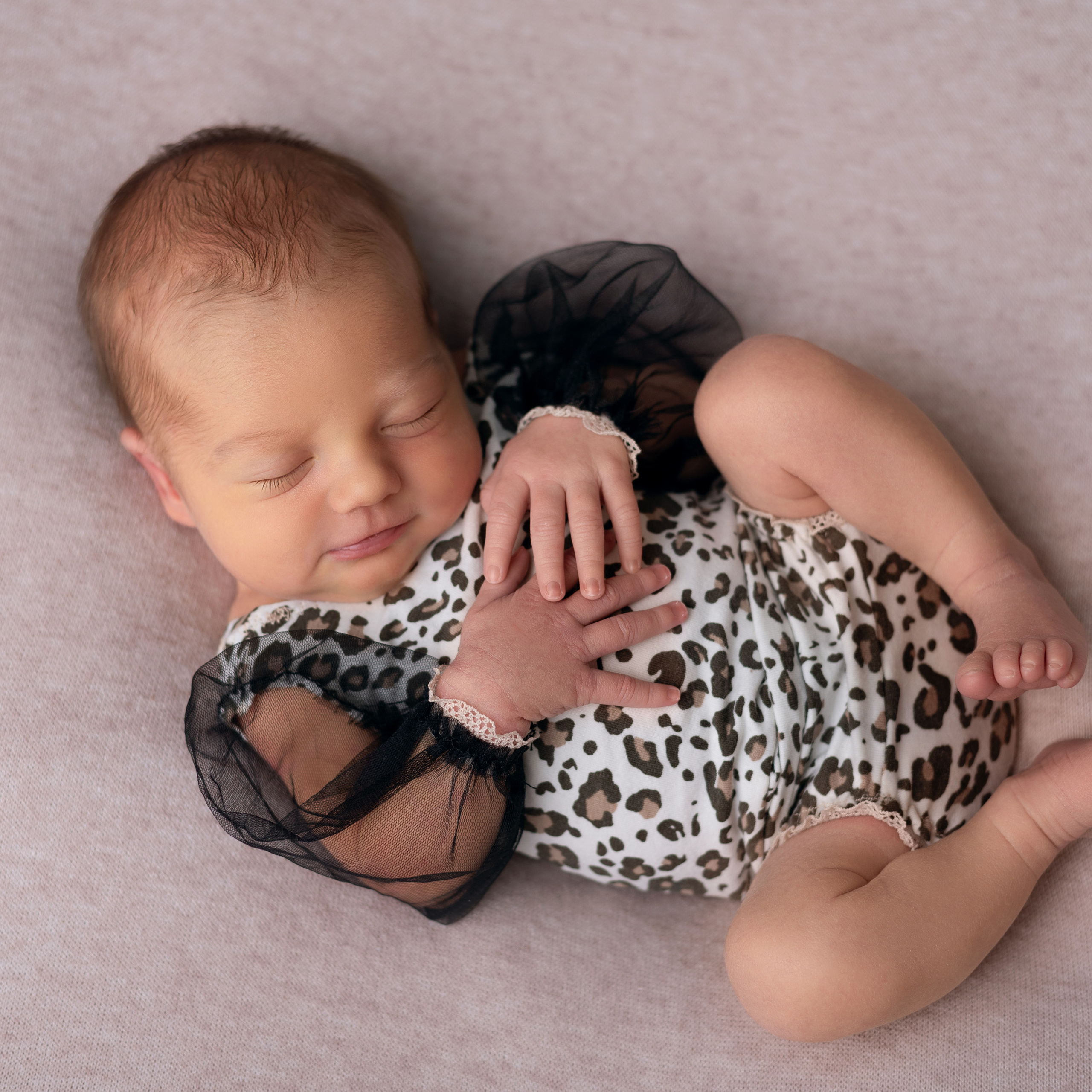 Фотограф новорожденных в городе Екатеринбург, Дегтярск, Ревда newborn. Фотограф новорожденных в Екатеринбурге Анастасия Карманова