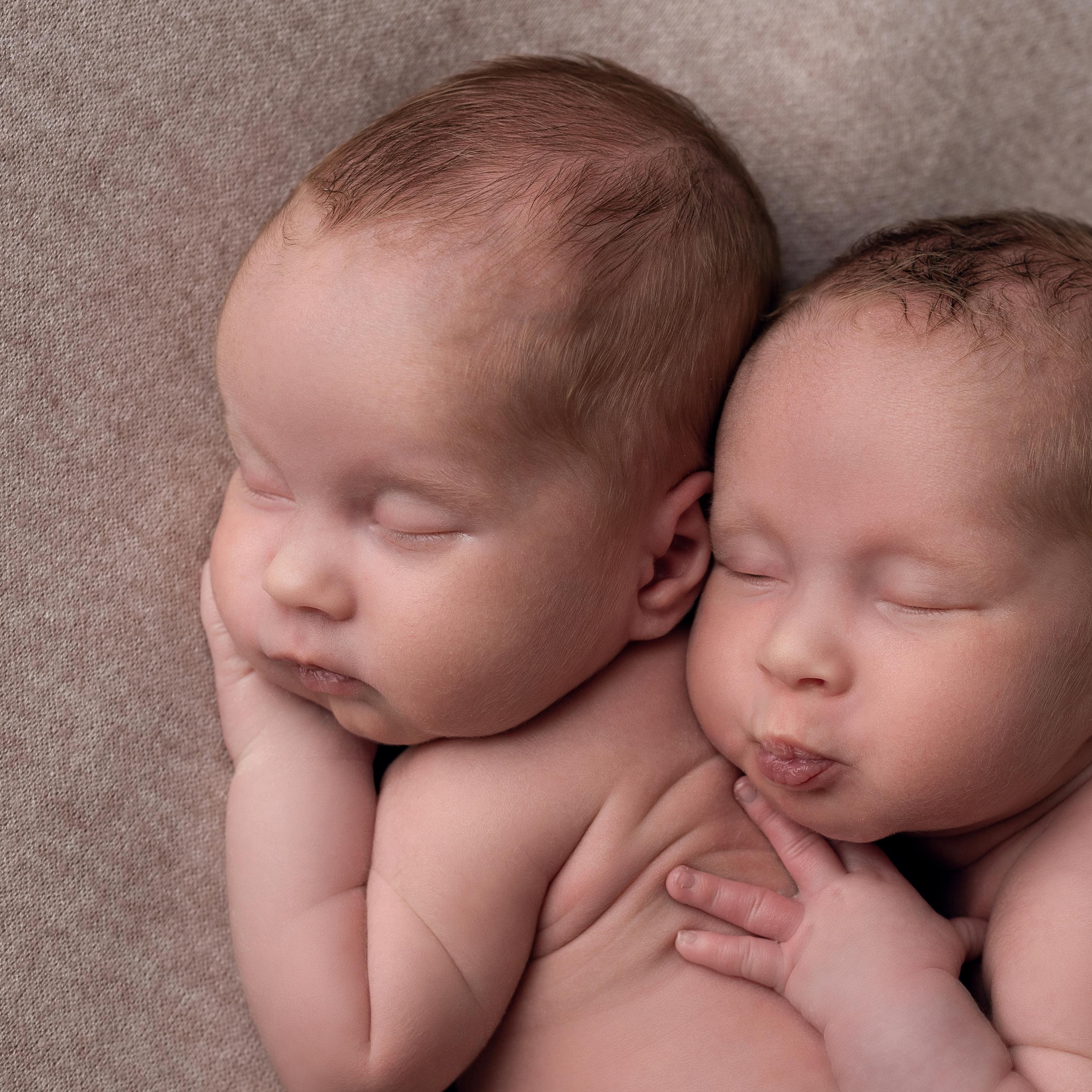 Фотограф новорожденных в городе Екатеринбург, Дегтярск, Ревда newborn. Фотограф новорожденных в Екатеринбурге Анастасия Карманова