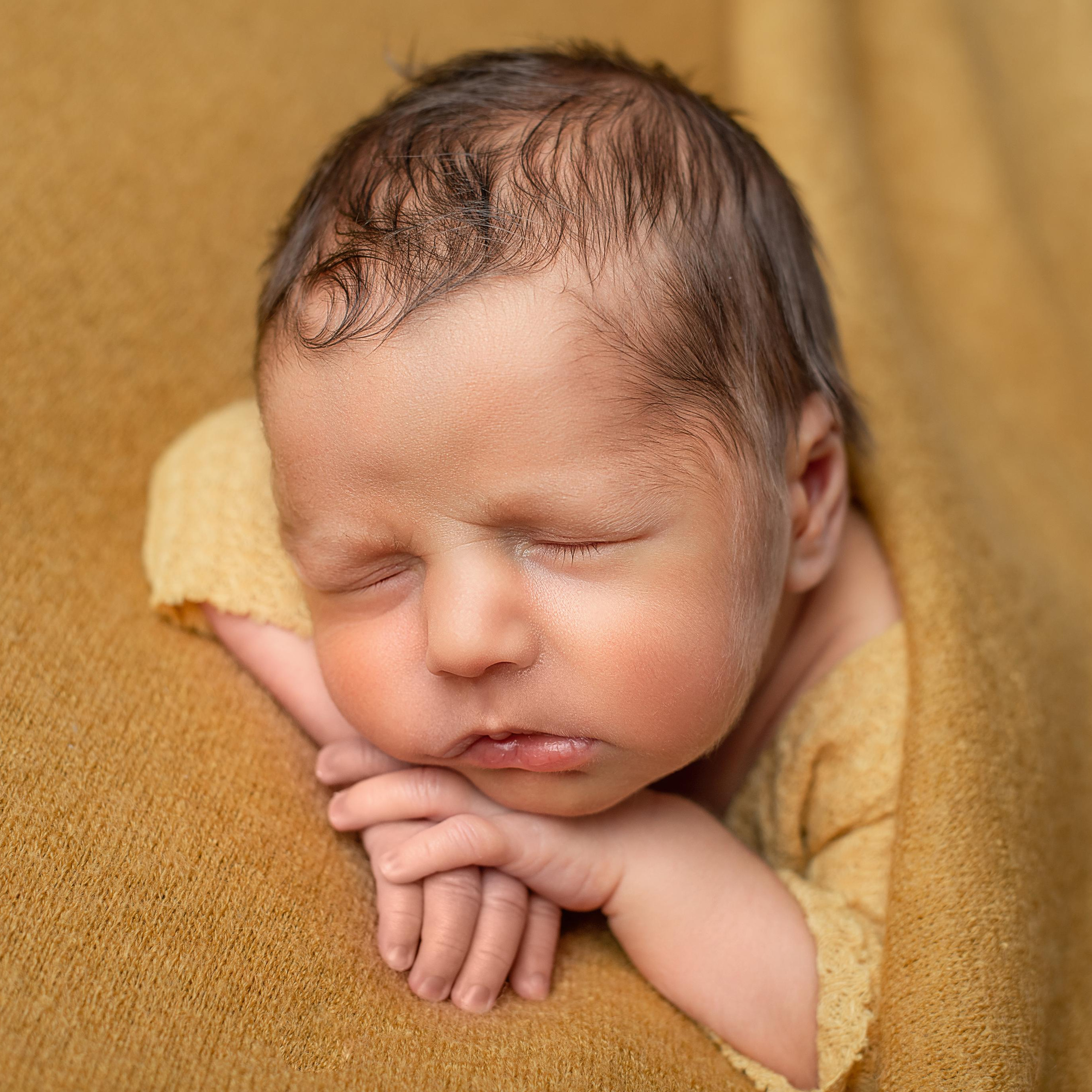 Фотограф новорожденных в городе Екатеринбург, Дегтярск, Ревда newborn. Фотограф новорожденных в Екатеринбурге Анастасия Карманова