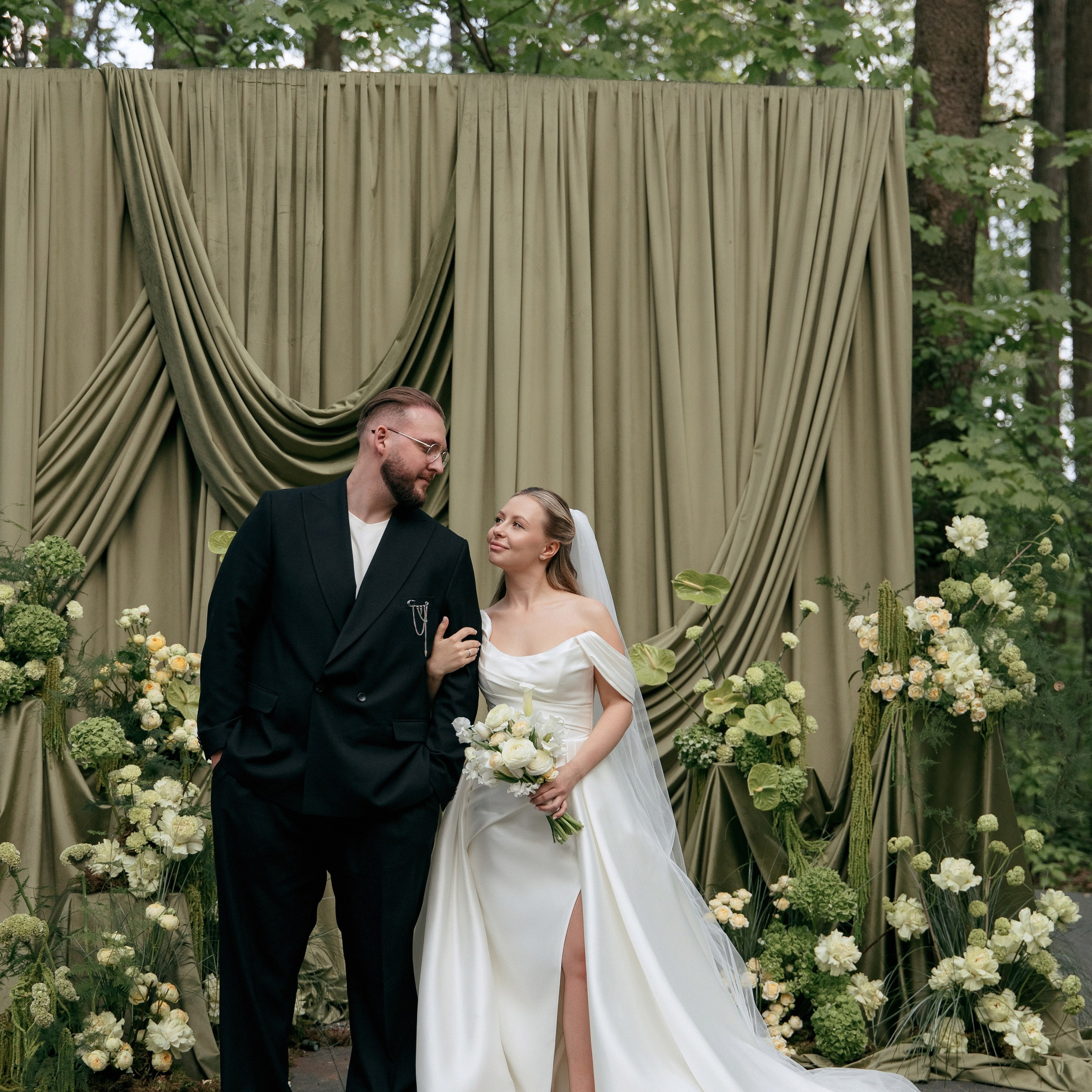 ЛЕС Event House / Ю+Я