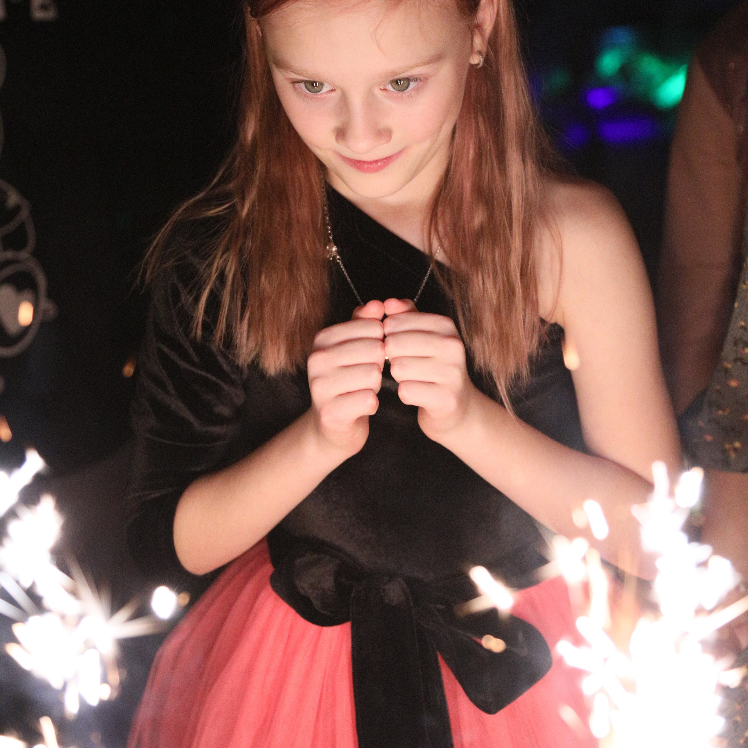 Семейная фотосессия love story. Загородная фотостудия Глэмпинг в МО