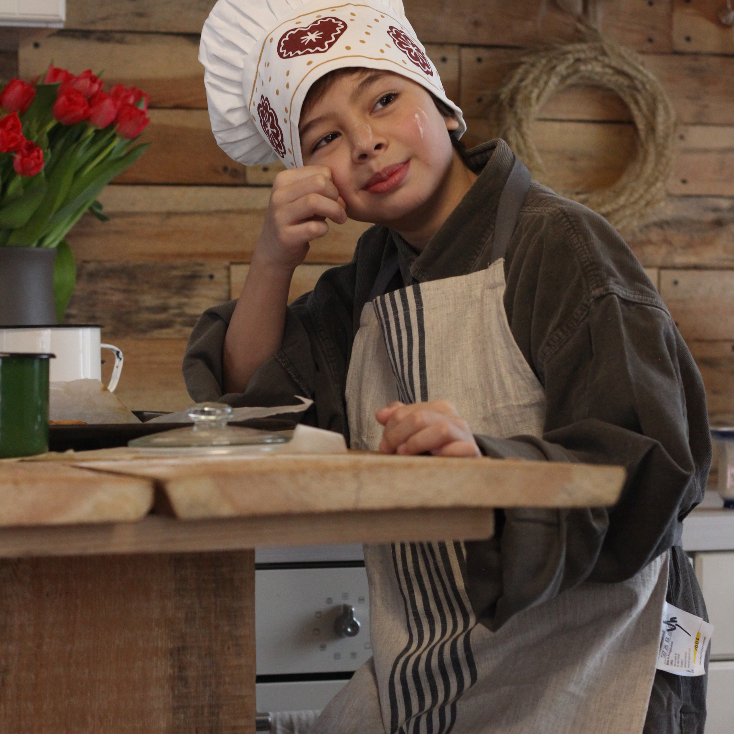 Семейная фотосессия love story. Загородная фотостудия Глэмпинг в МО